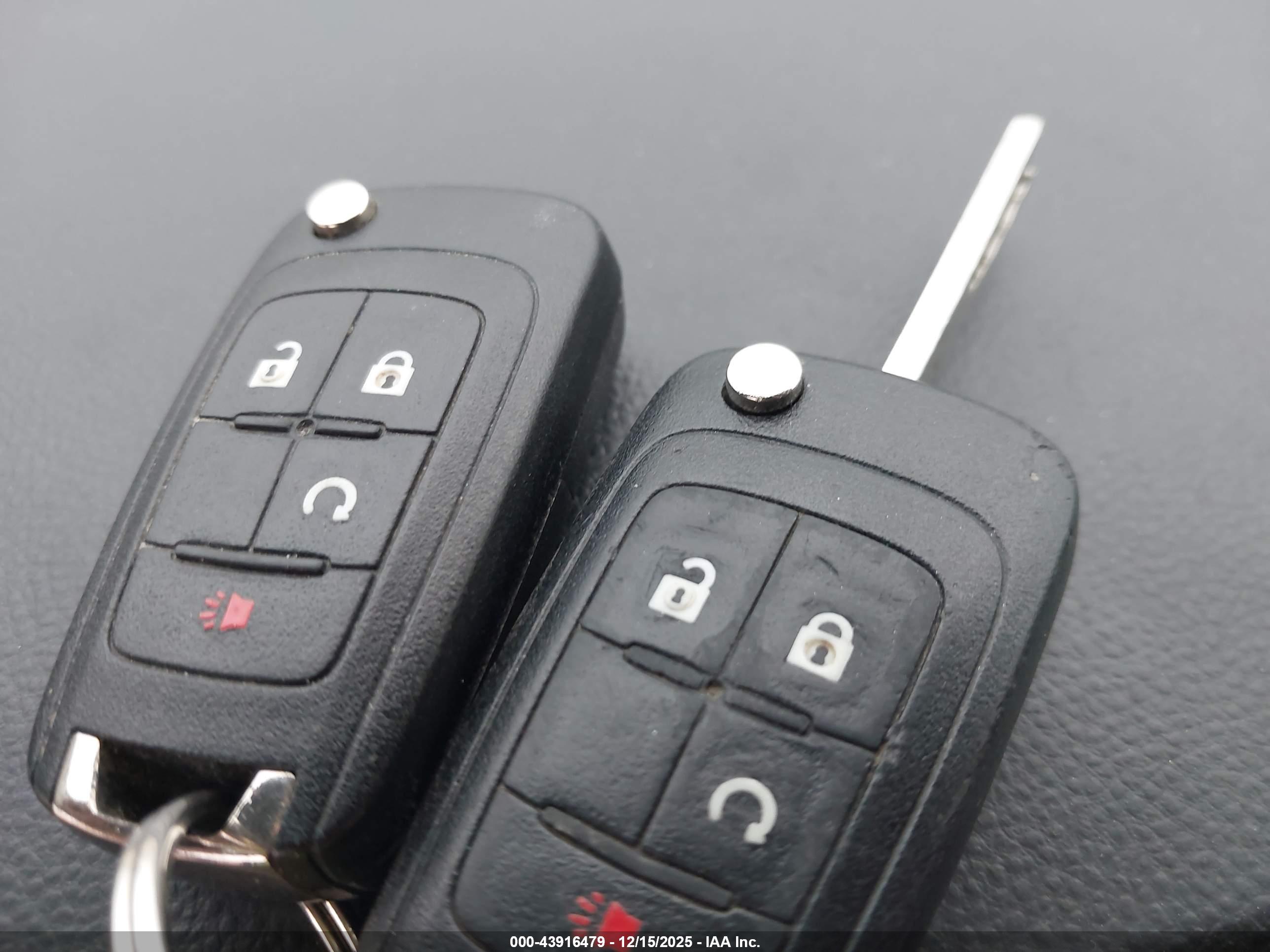 CHEVROLET EQUINOX image 11