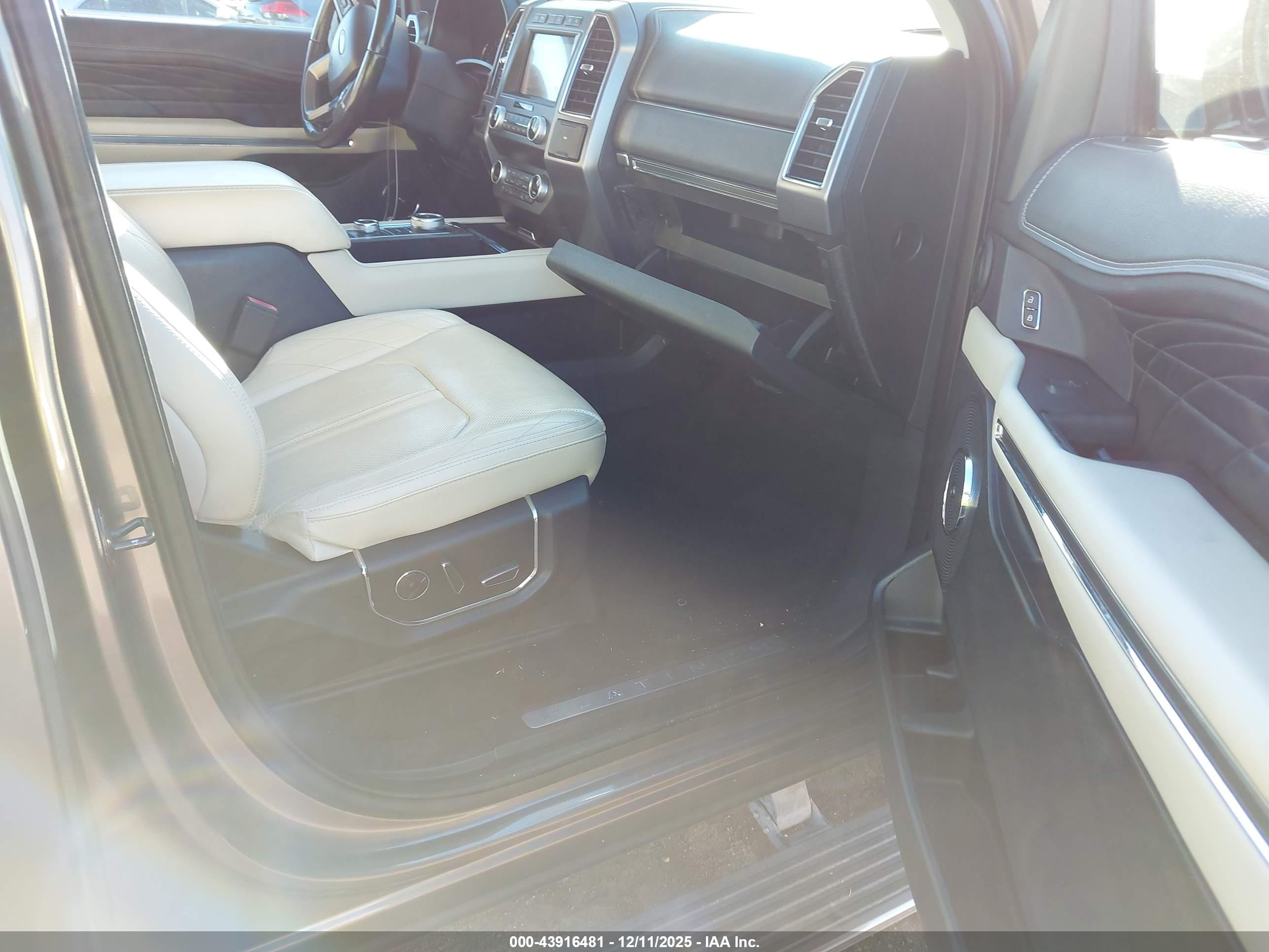FORD EXPEDITION image 5