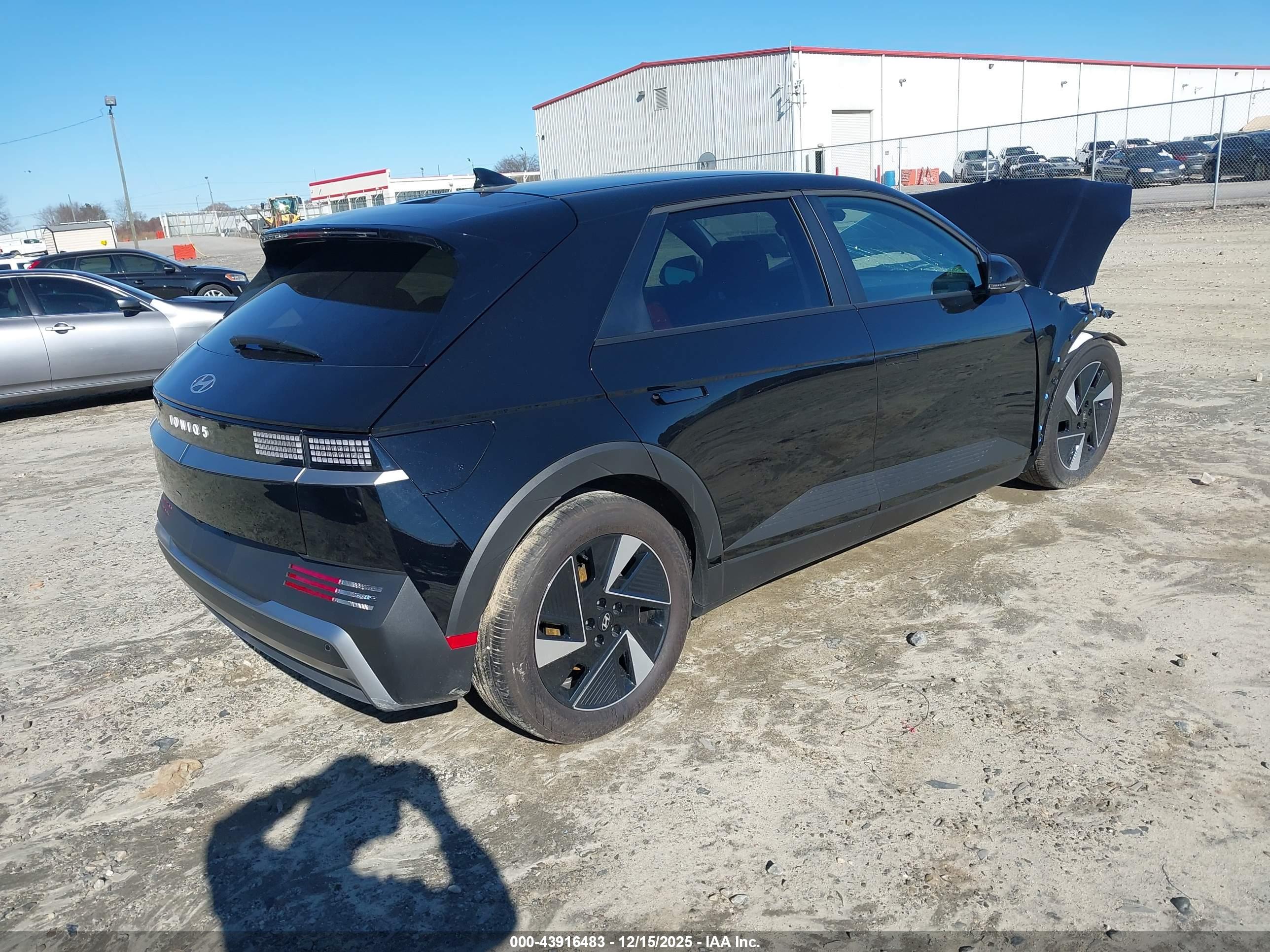 HYUNDAI IONIQ image 4