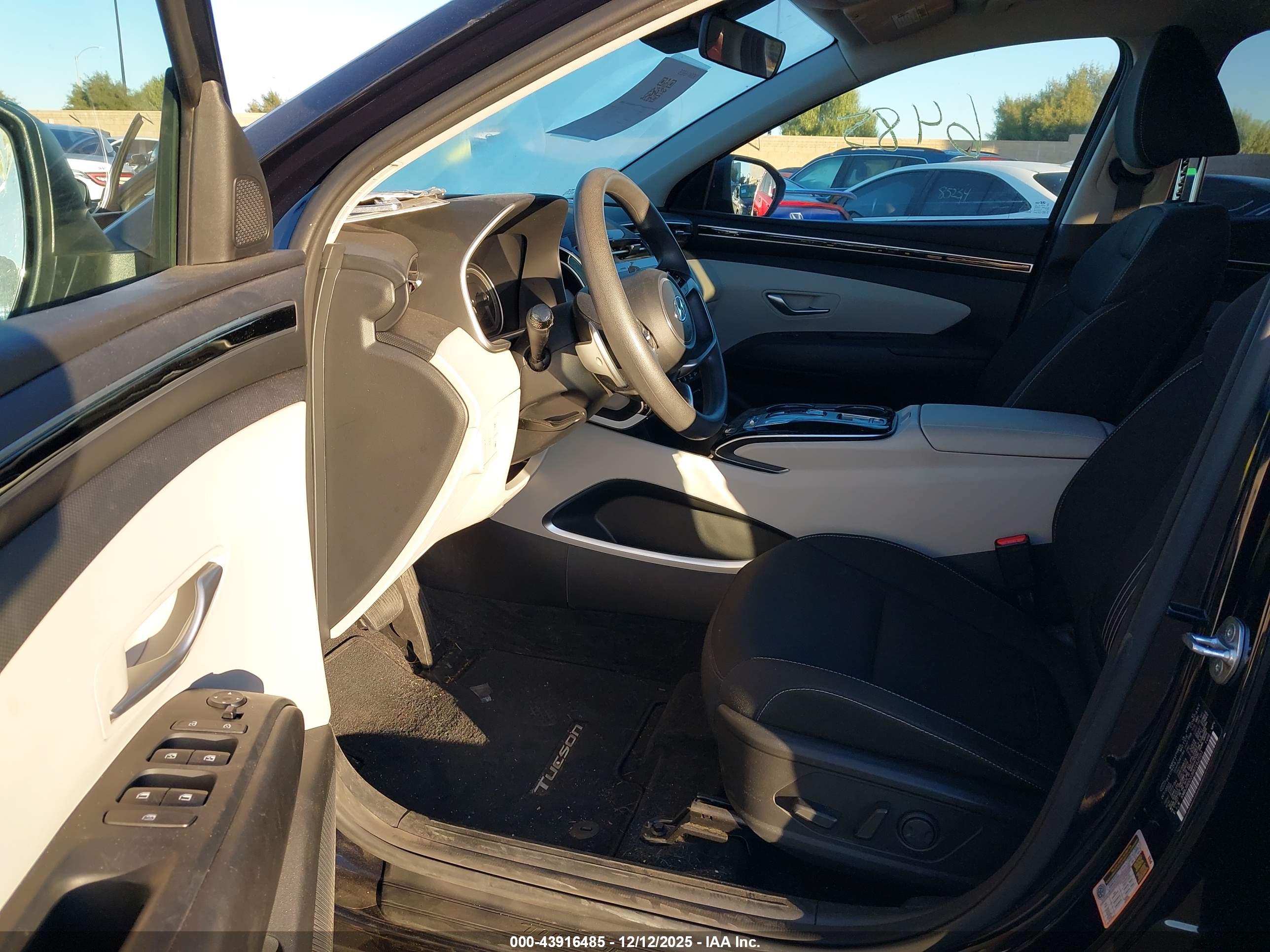 HYUNDAI TUCSON image 5