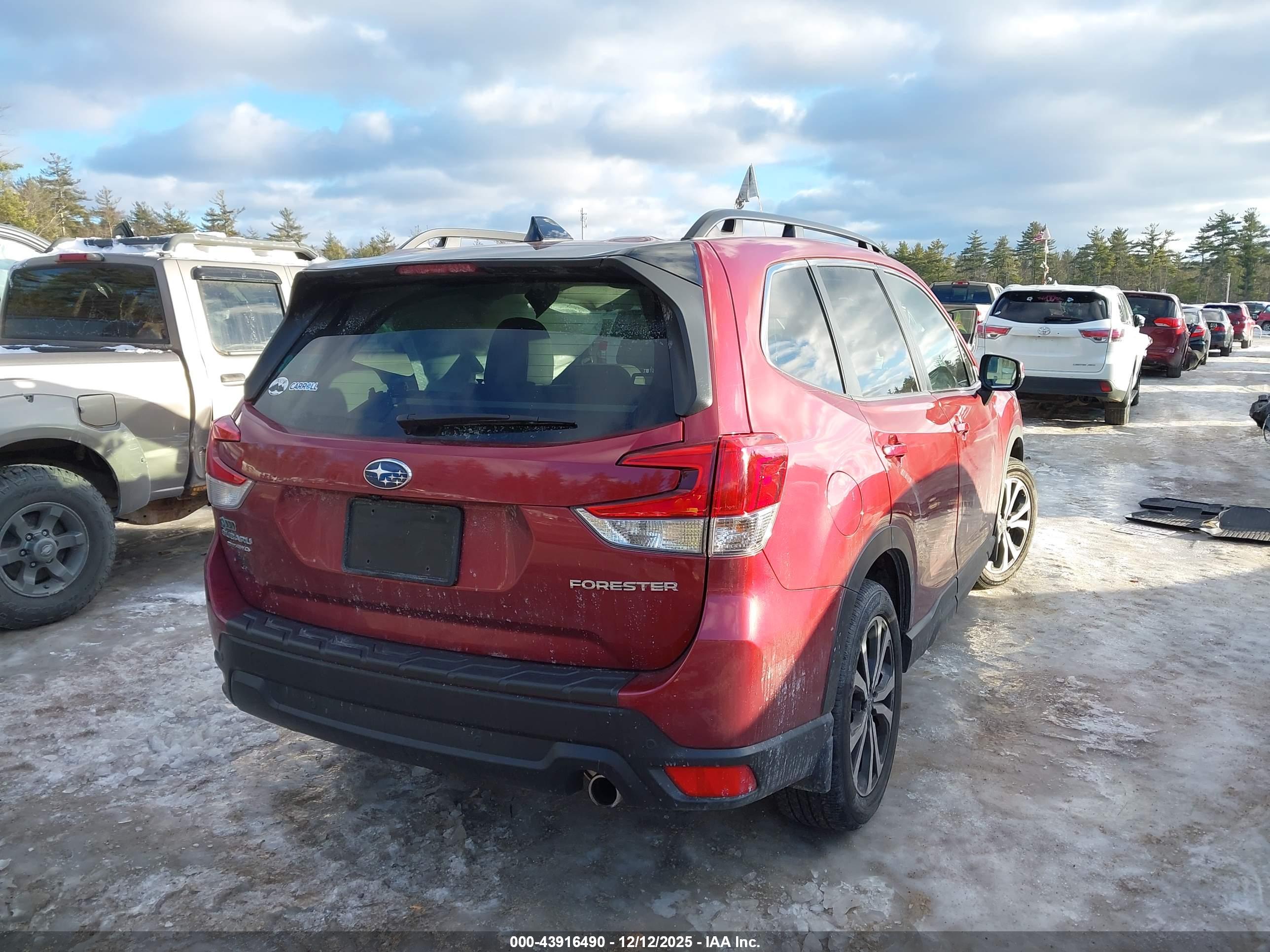SUBARU FORESTER image 4