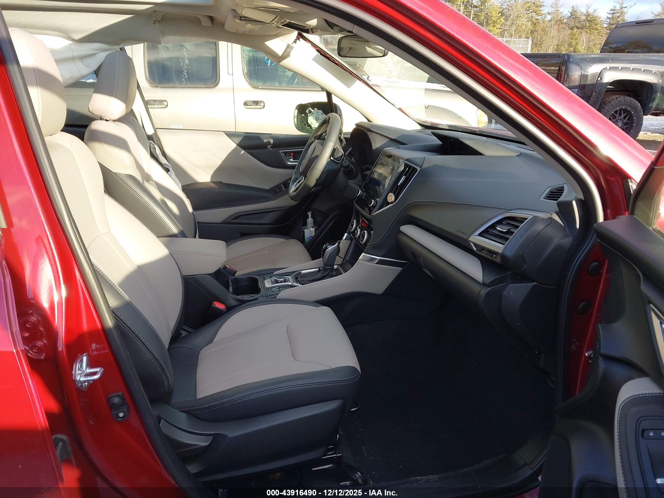 SUBARU FORESTER image 5