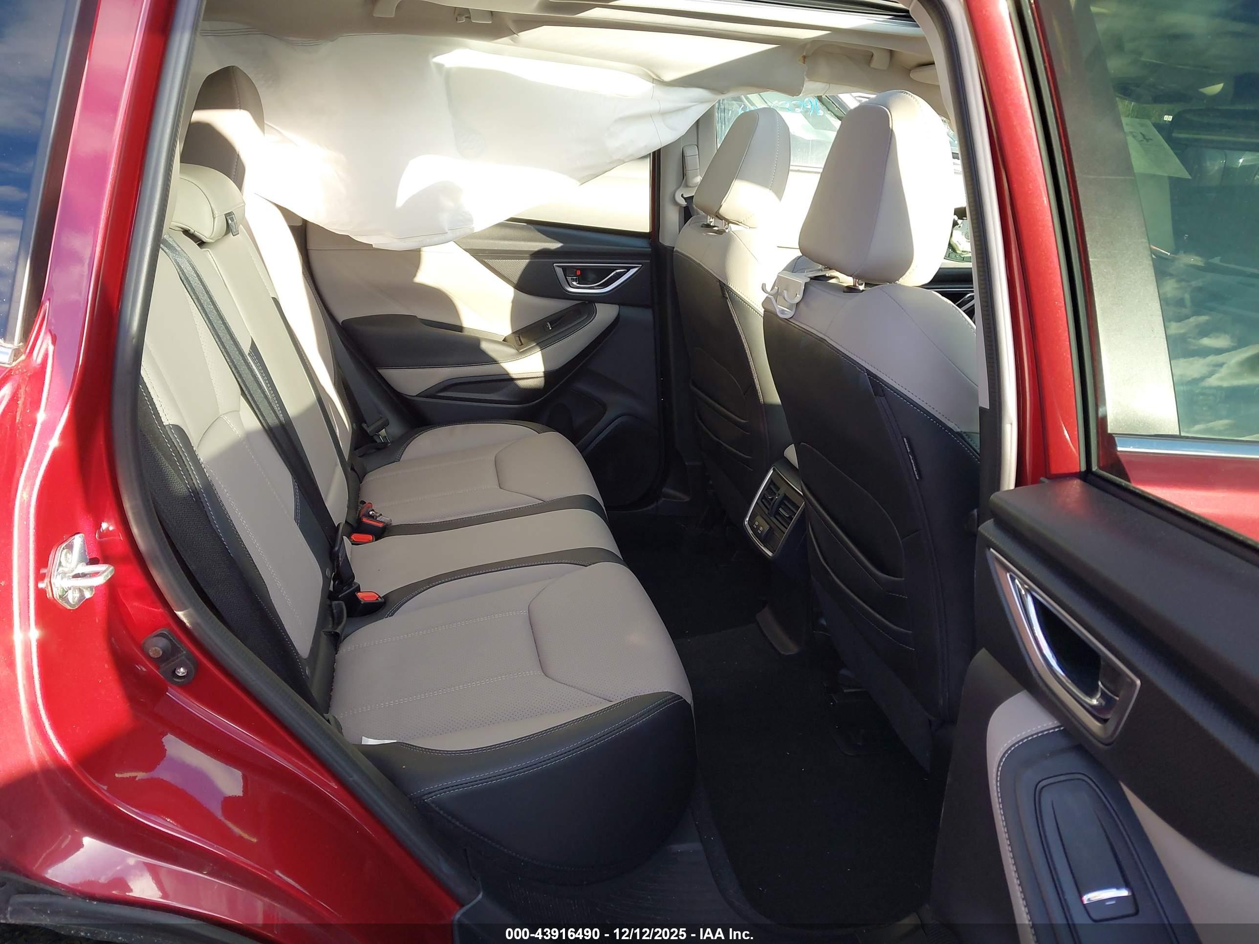 SUBARU FORESTER image 8