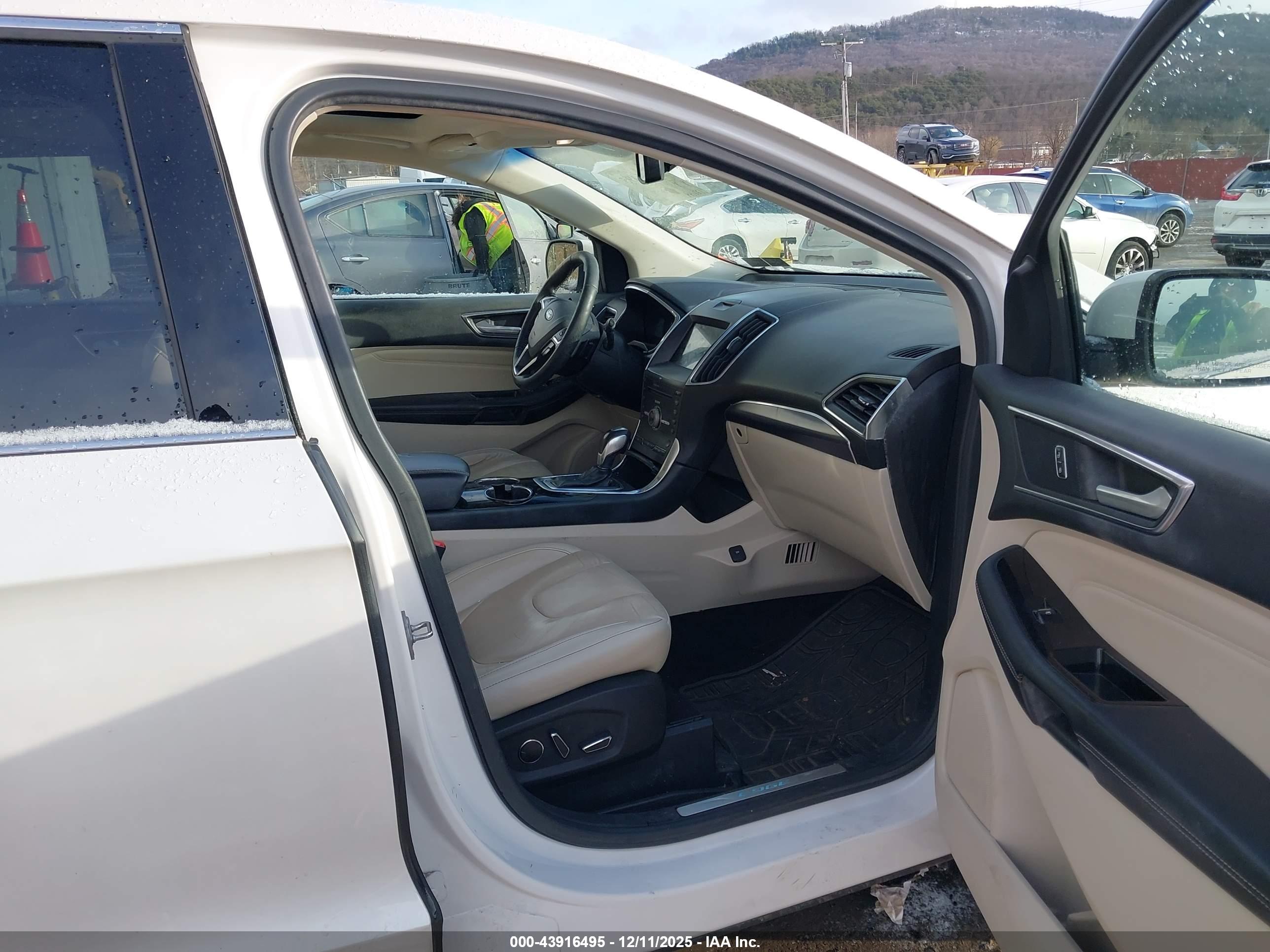 FORD EDGE image 5