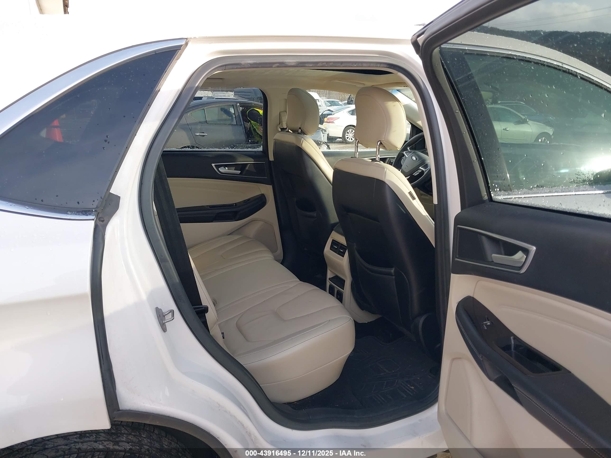 FORD EDGE image 8