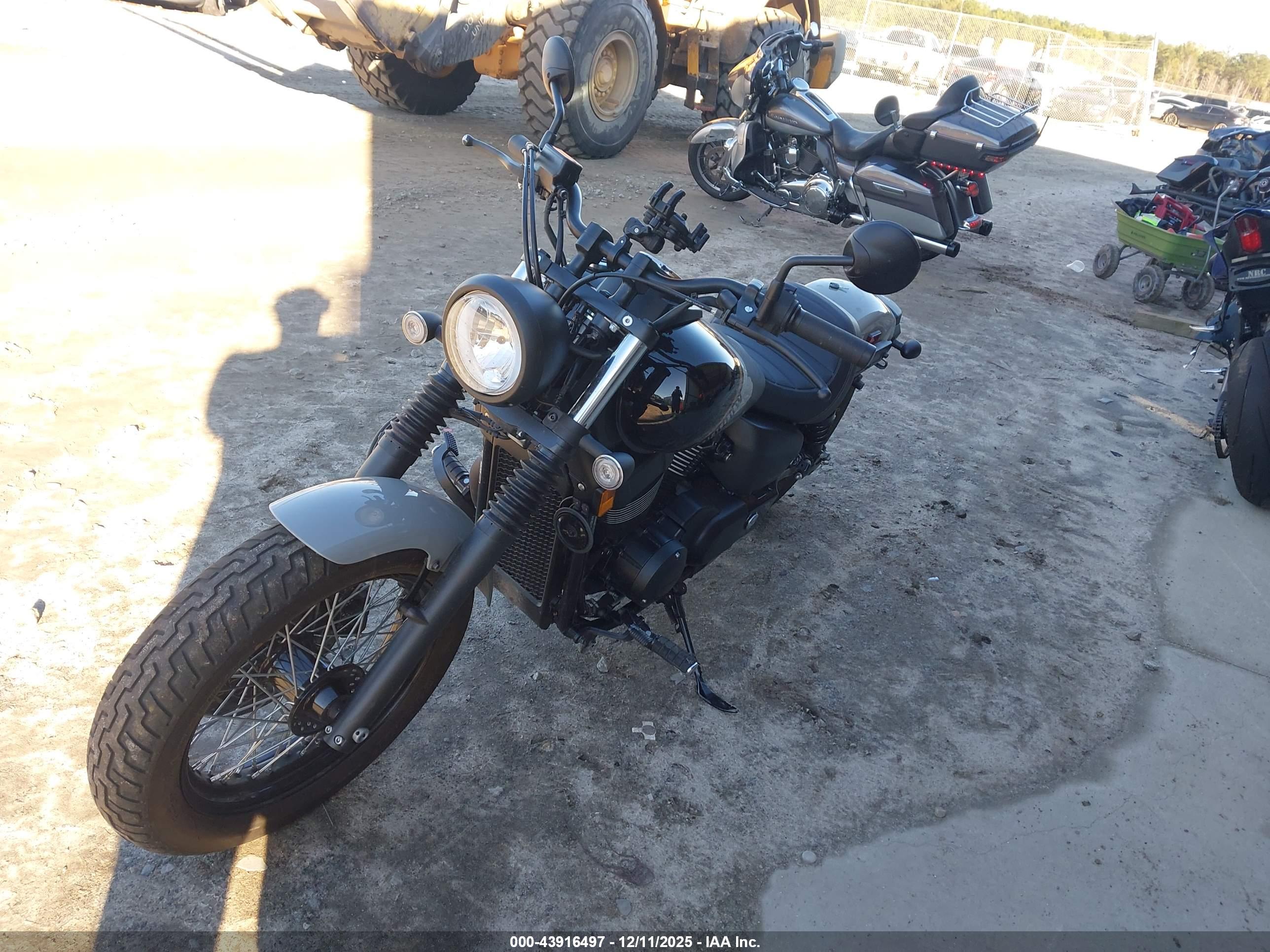 HONDA VT750 image 2
