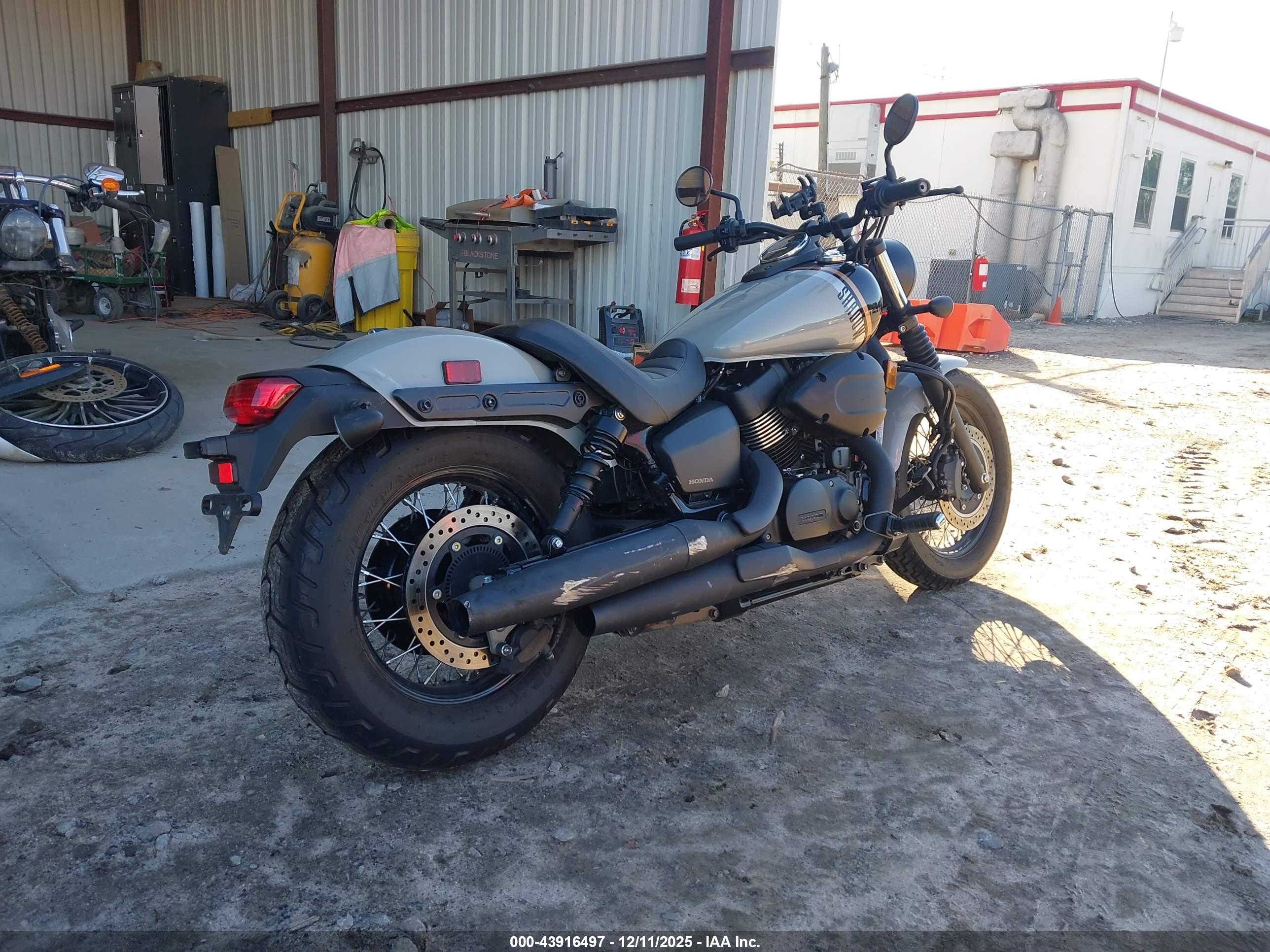 HONDA VT750 image 4
