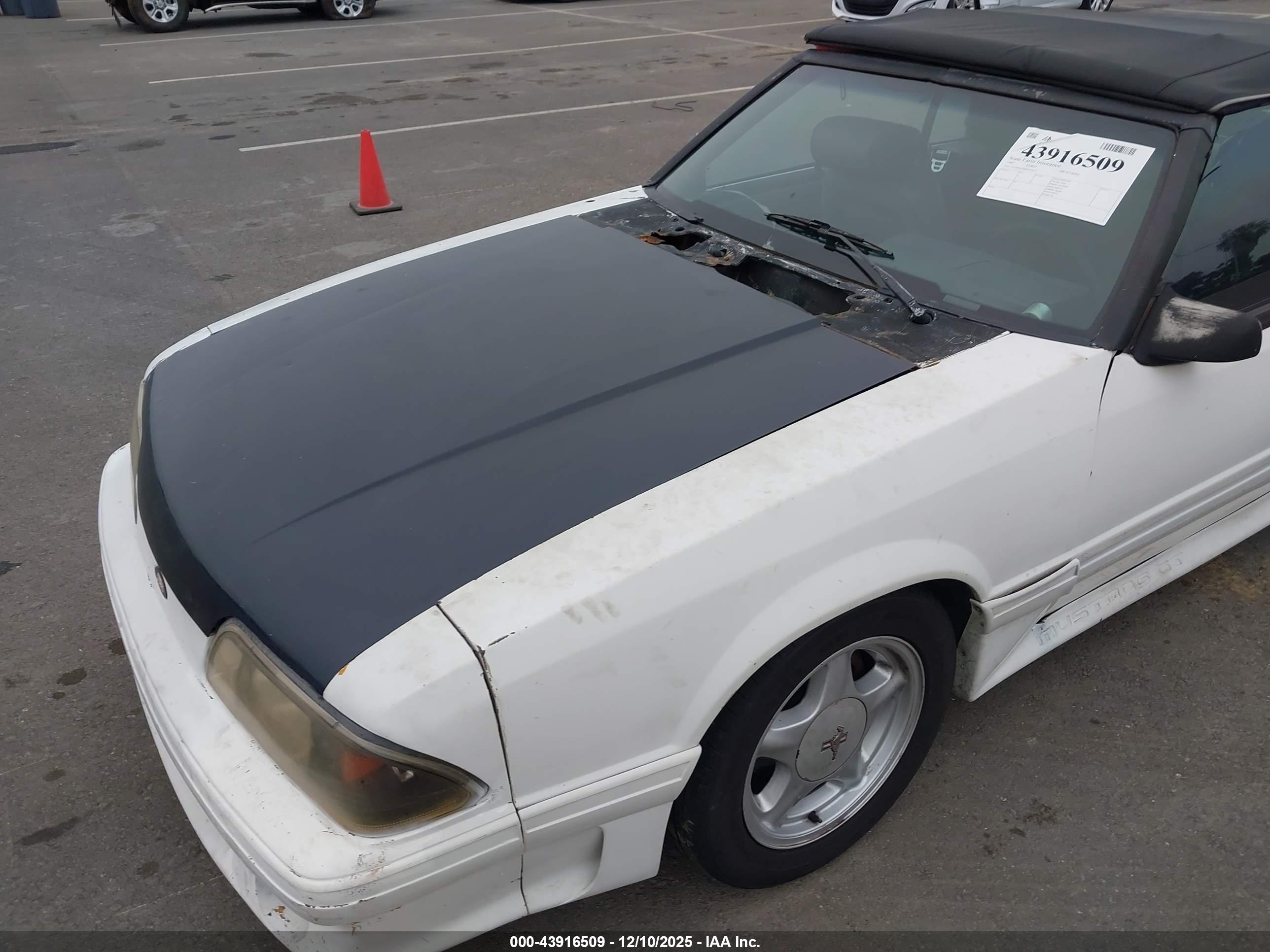 FORD MUSTANG image 6