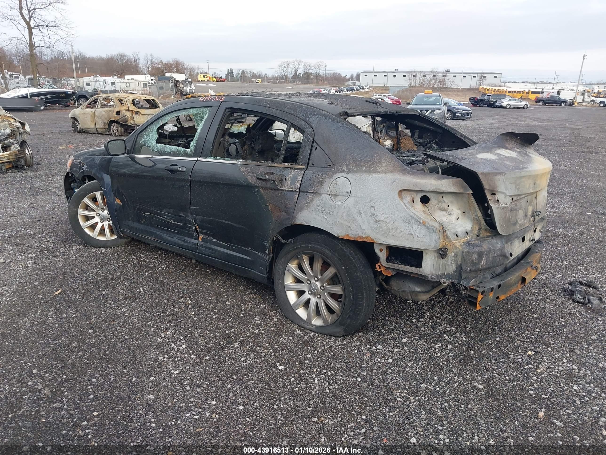 CHRYSLER 200 image 3