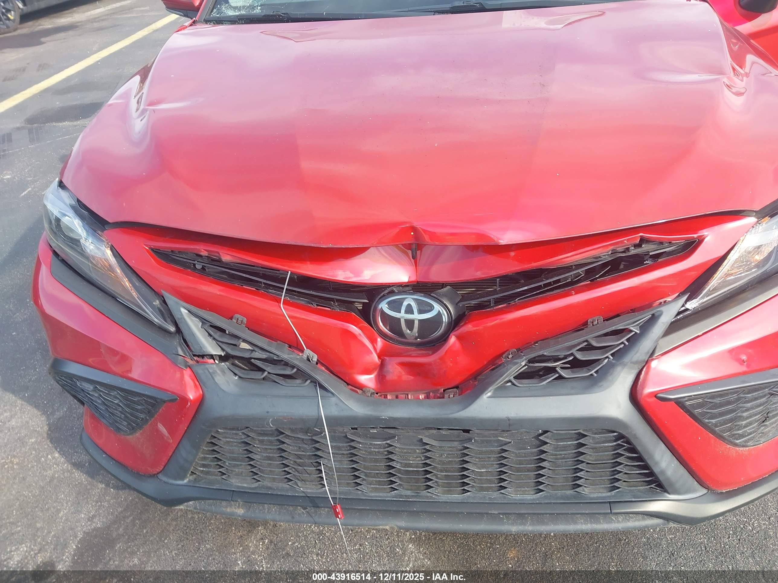 TOYOTA CAMRY image 6
