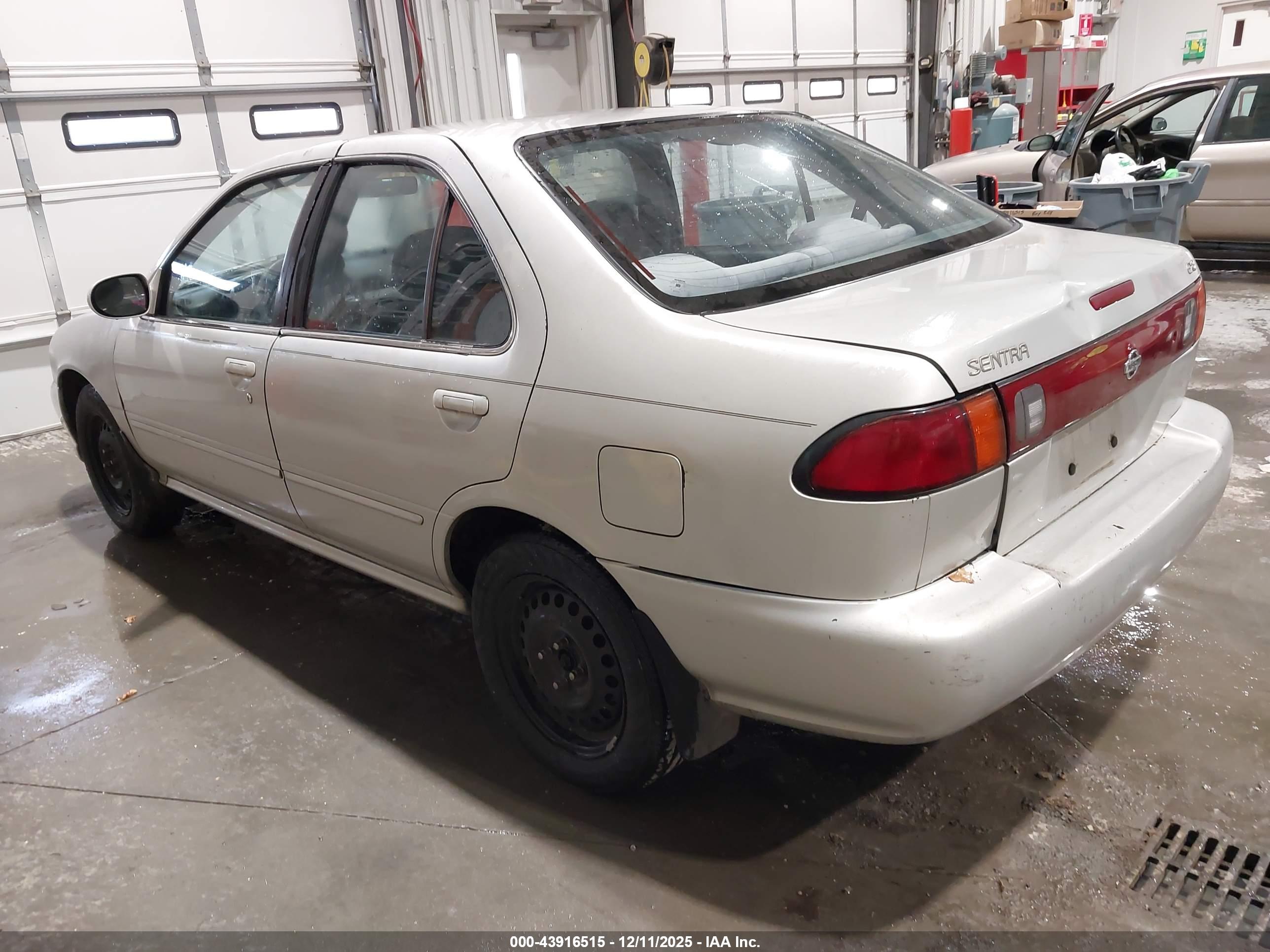 NISSAN SENTRA image 3