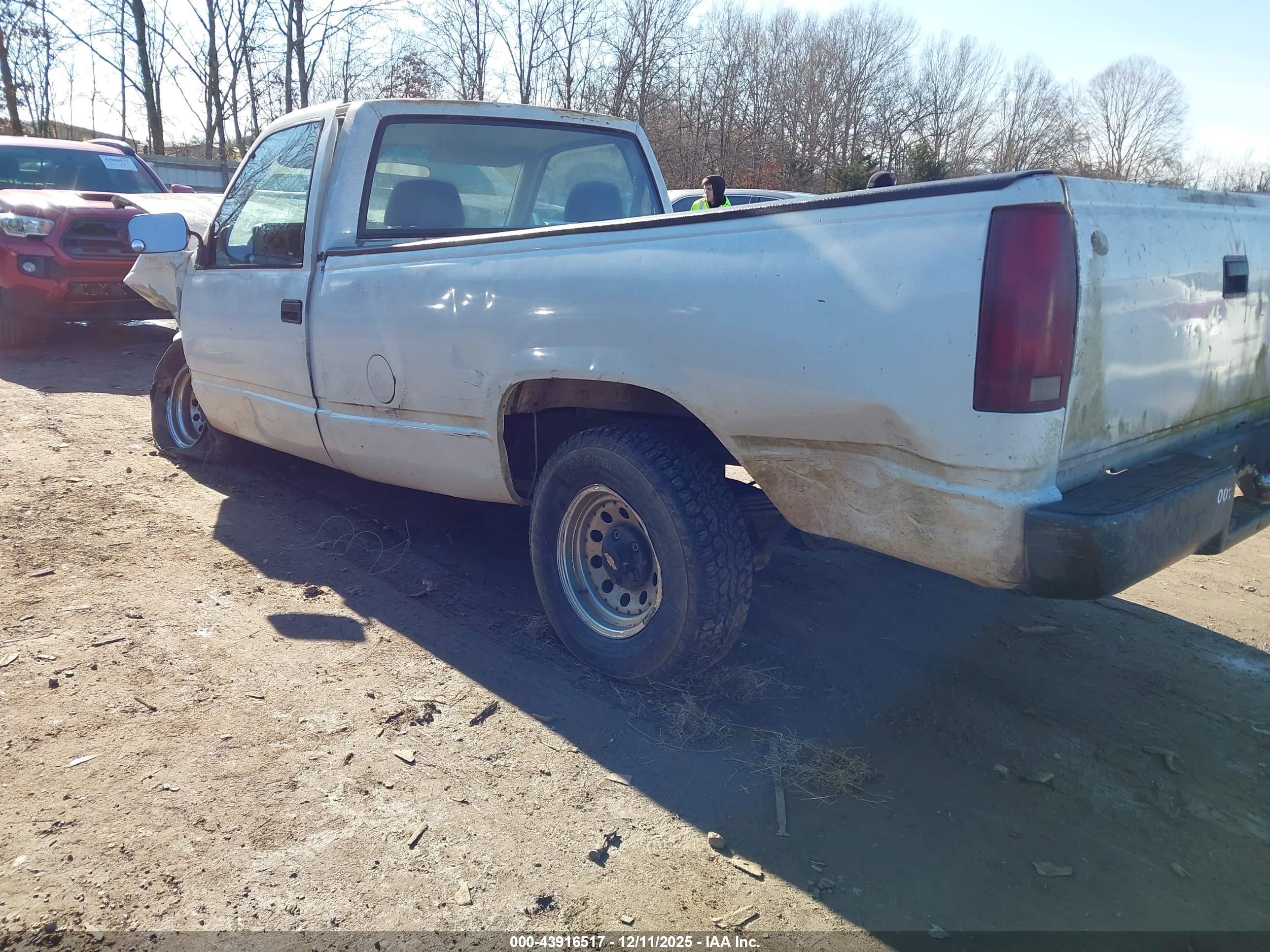 CHEVROLET GMT-400 image 3