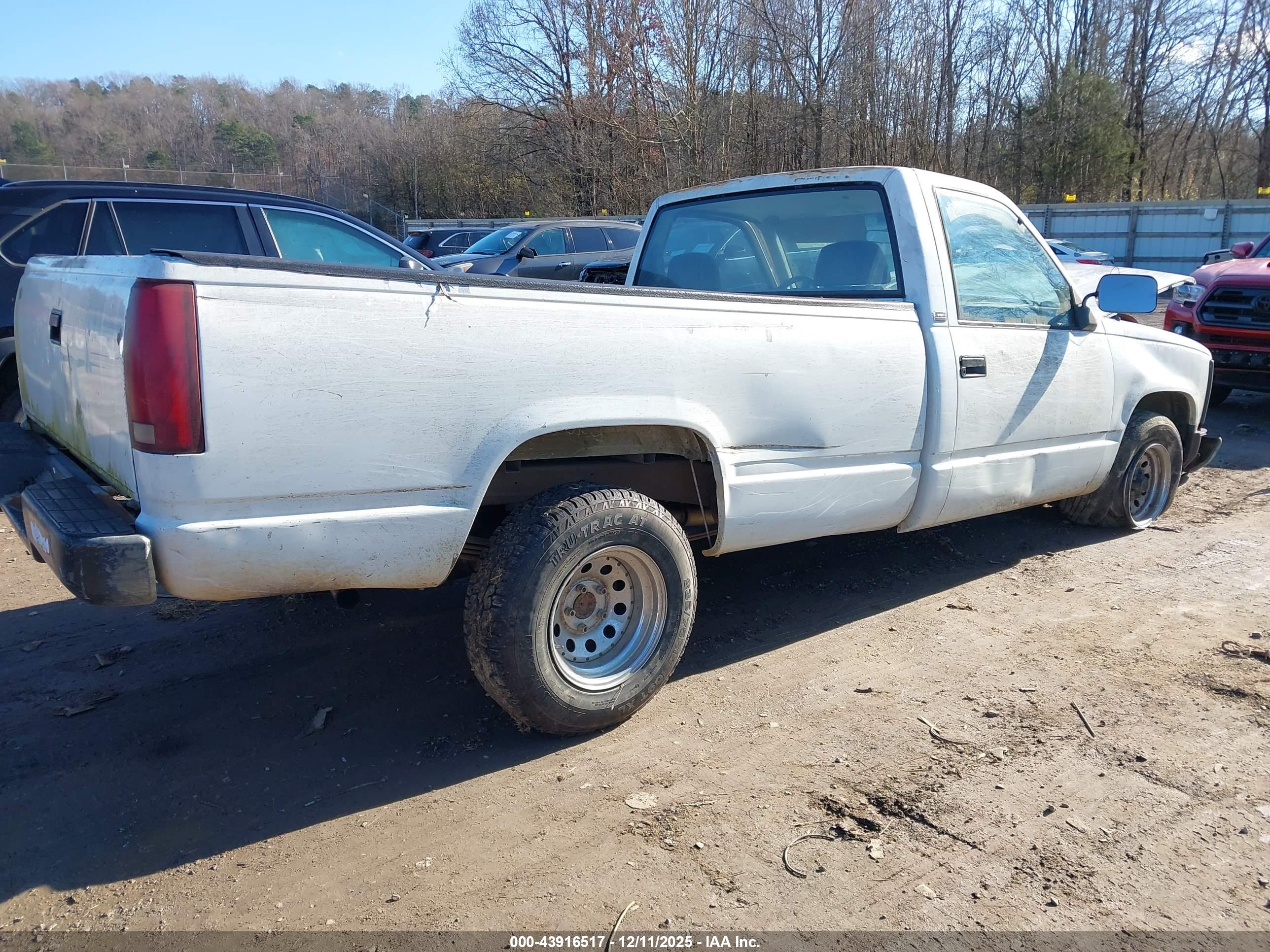 CHEVROLET GMT-400 image 4