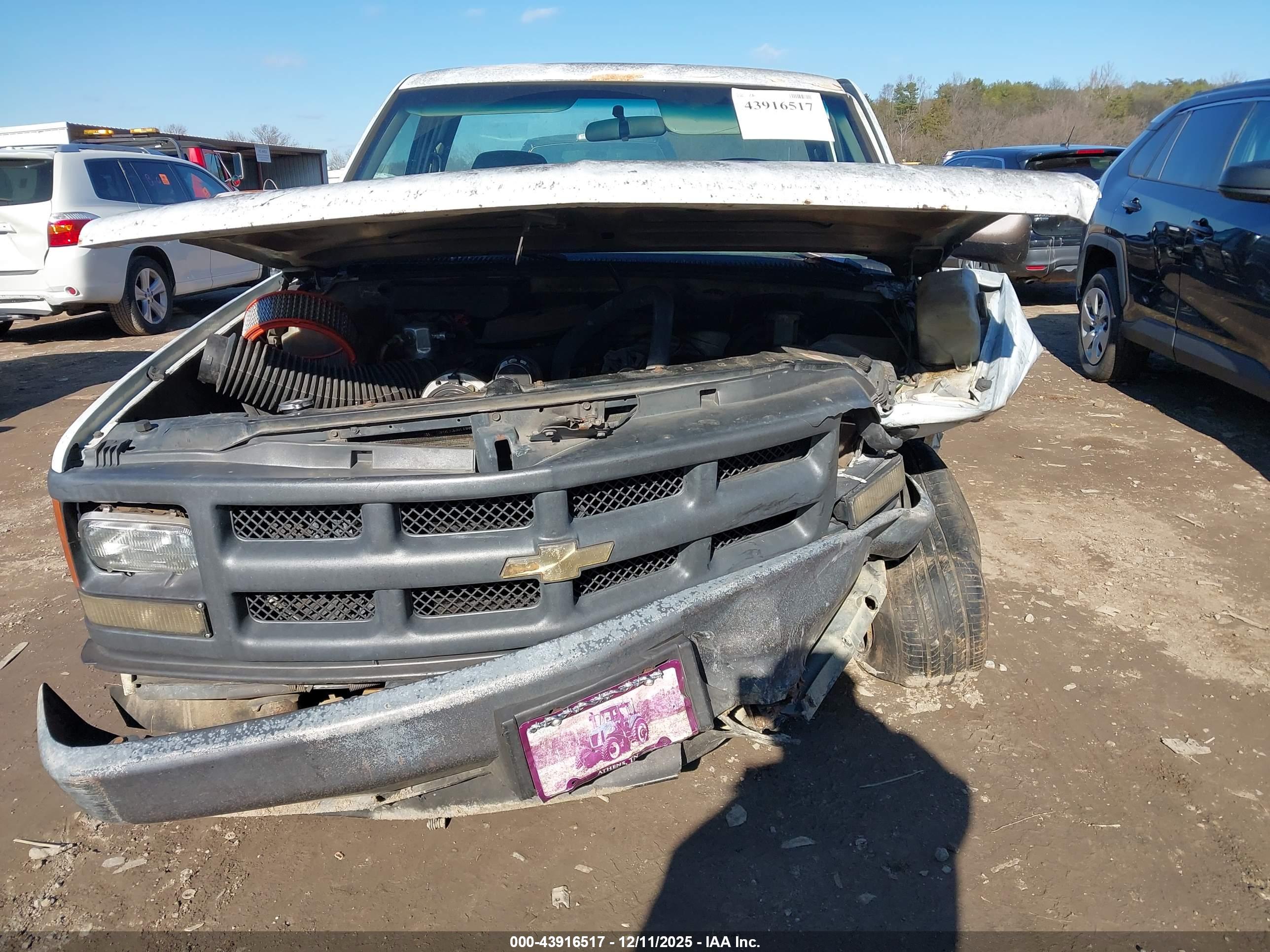 CHEVROLET GMT-400 image 6