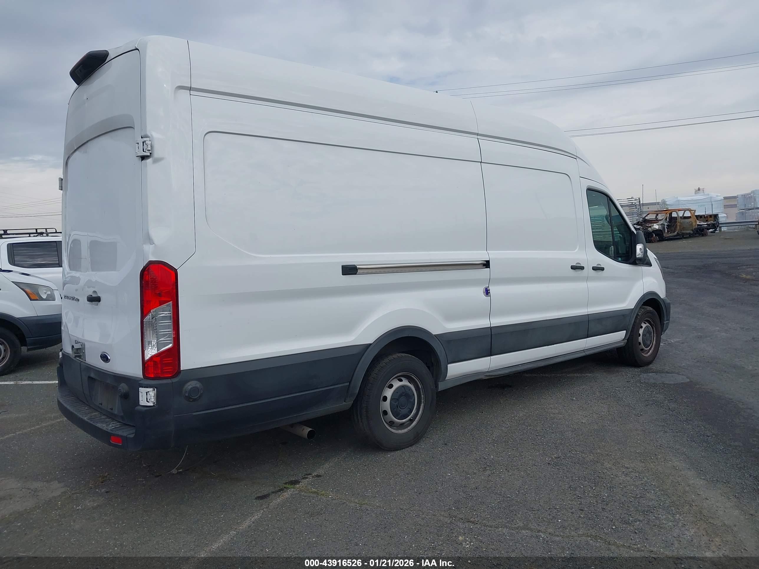 FORD TRANSIT-250 image 4