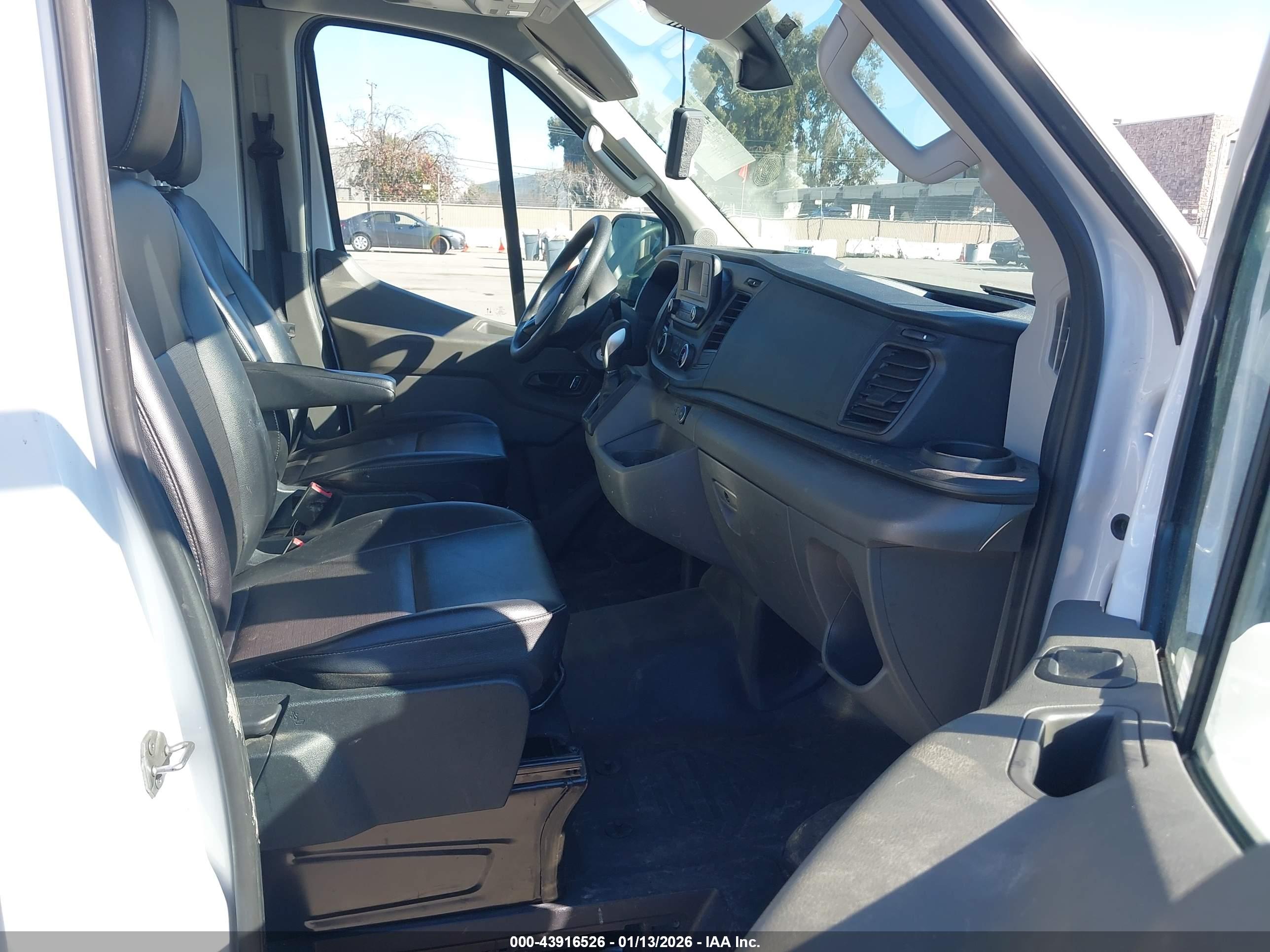 FORD TRANSIT-250 image 5