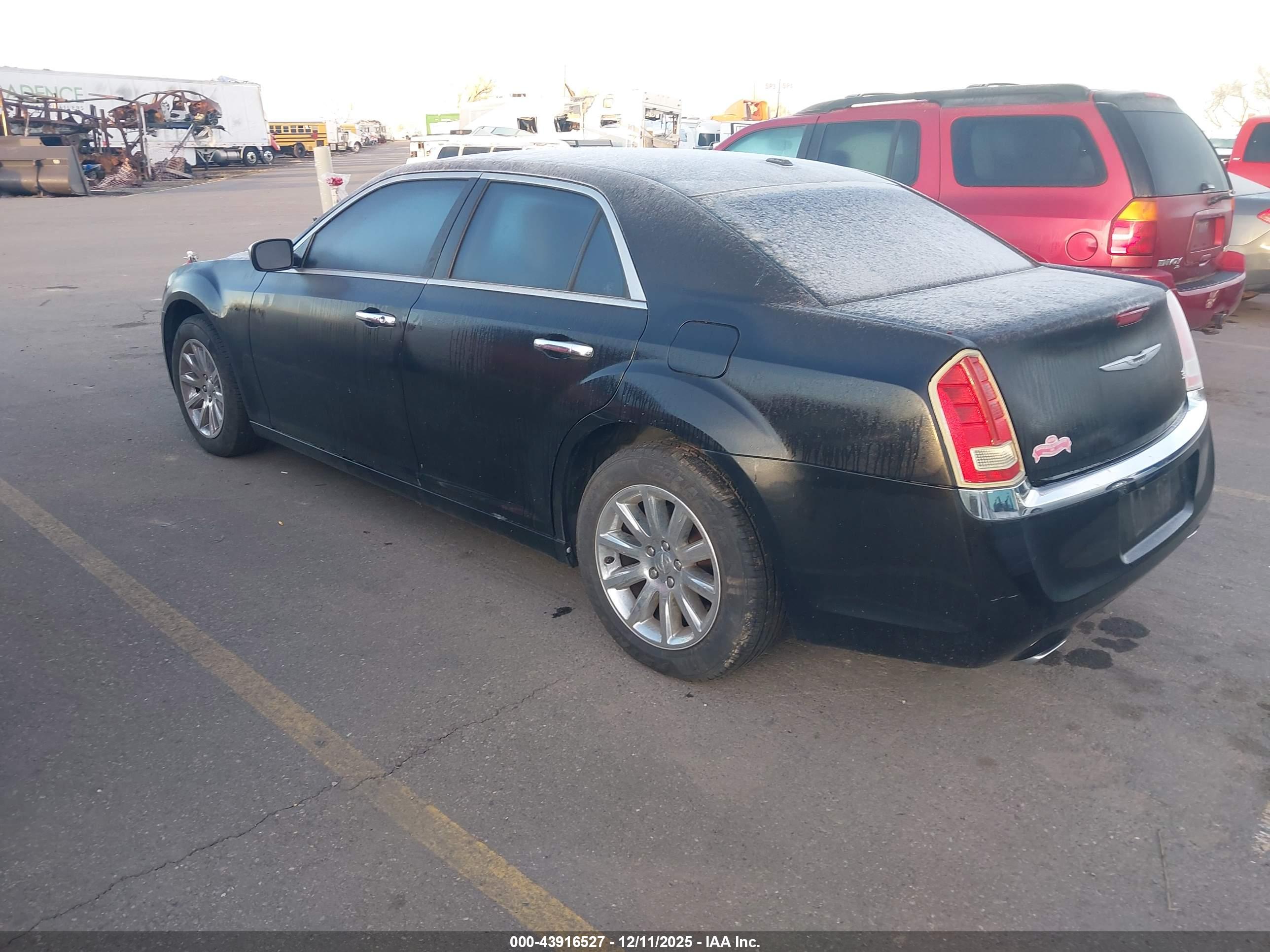 CHRYSLER 300 image 3