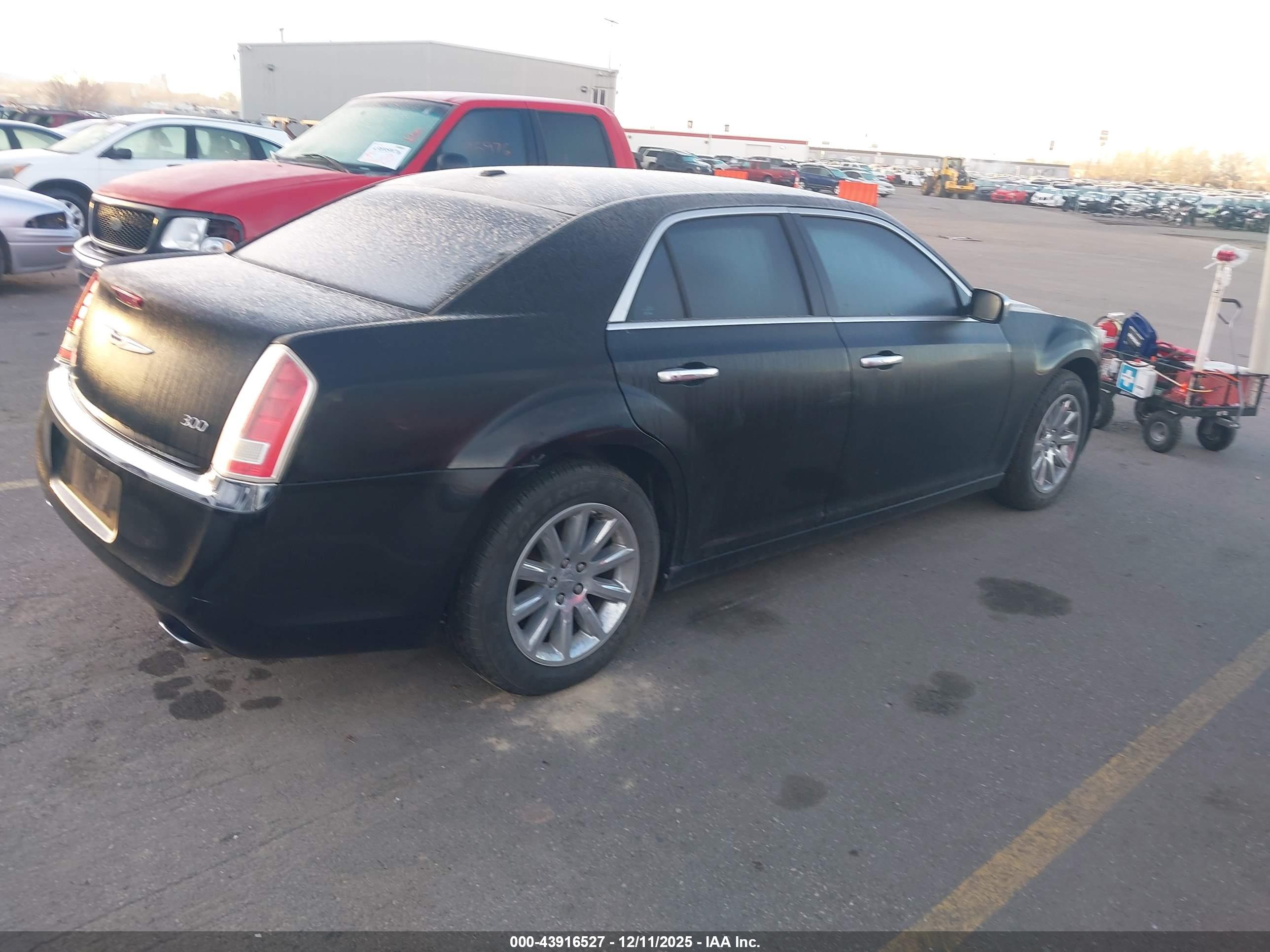 CHRYSLER 300 image 4