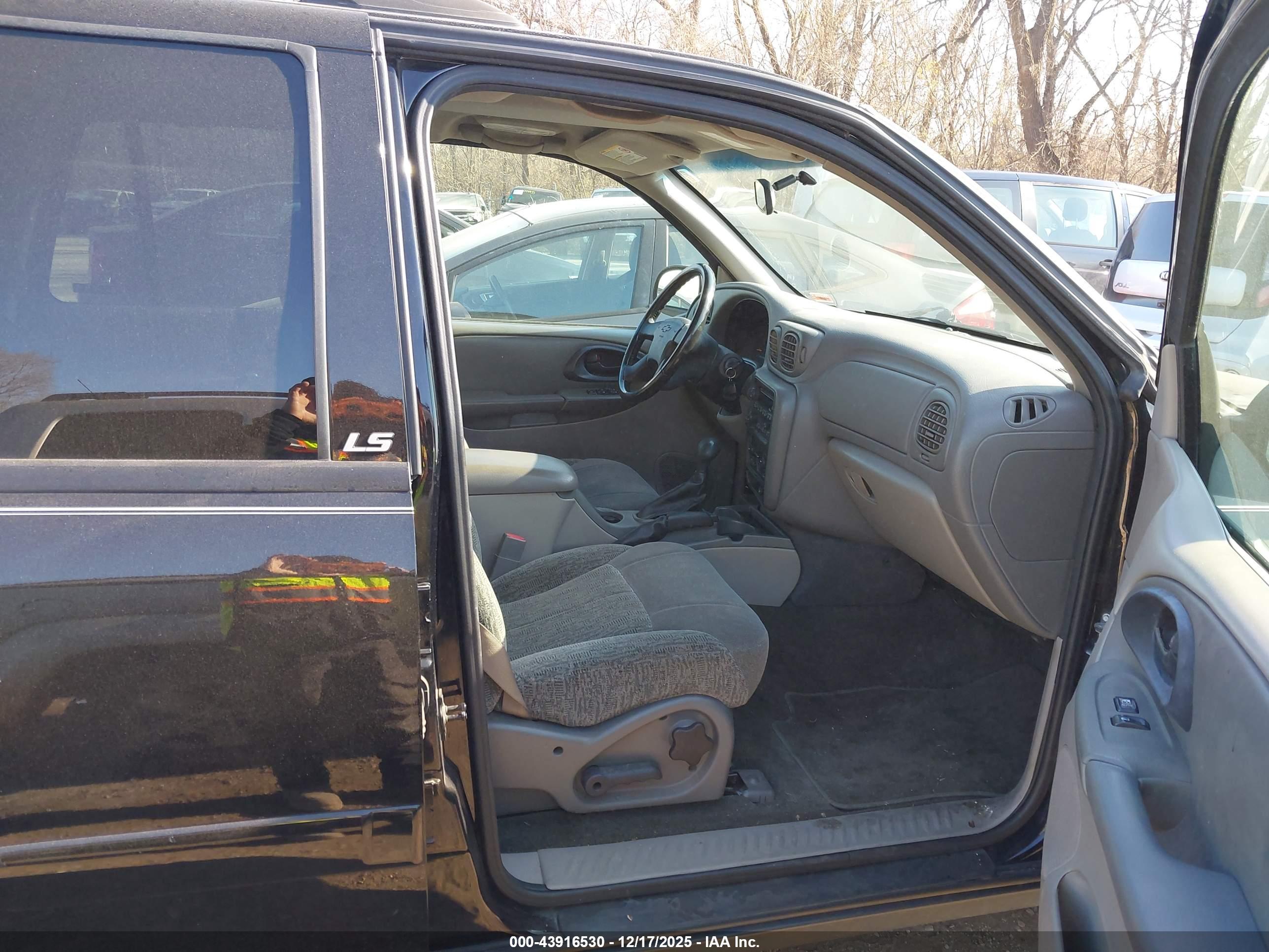 CHEVROLET TRAILBLAZER image 5