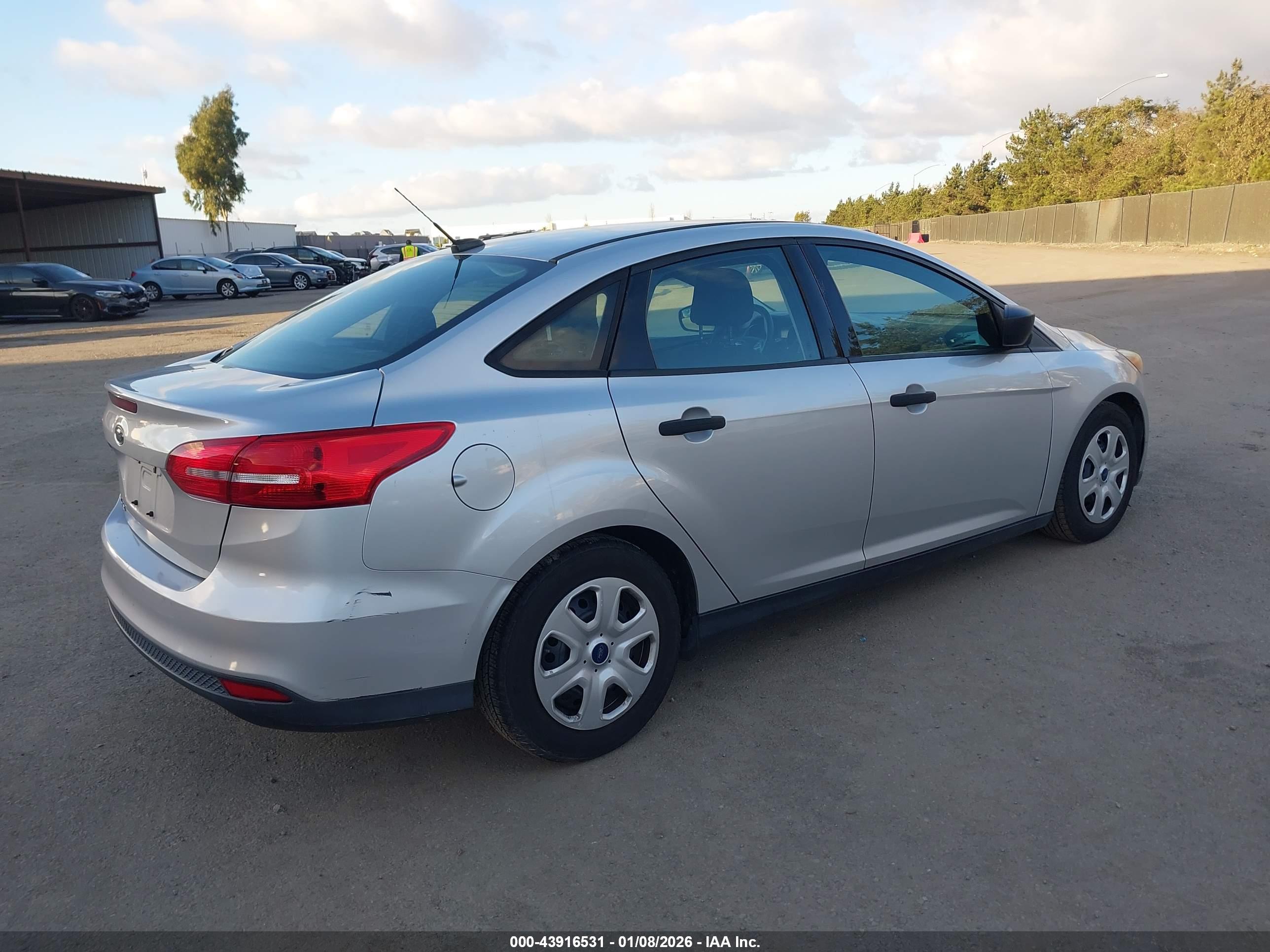 FORD FOCUS image 4