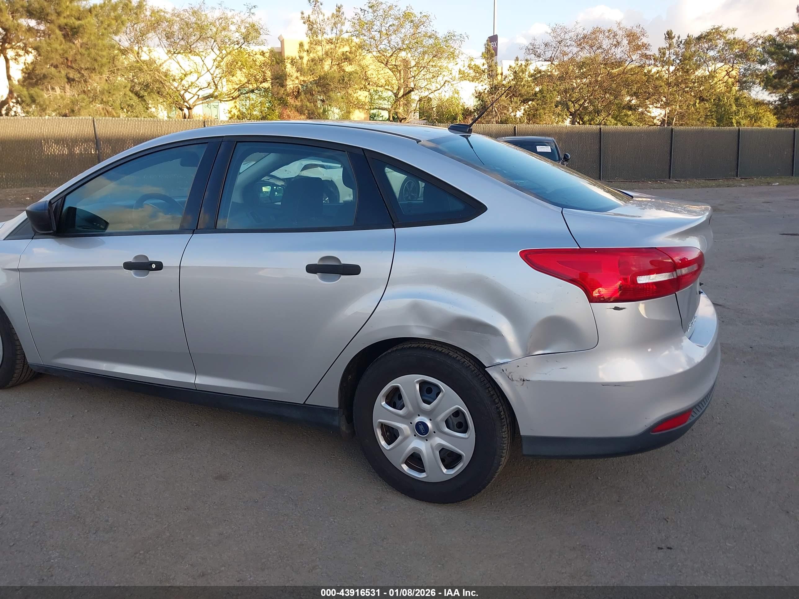 FORD FOCUS image 6