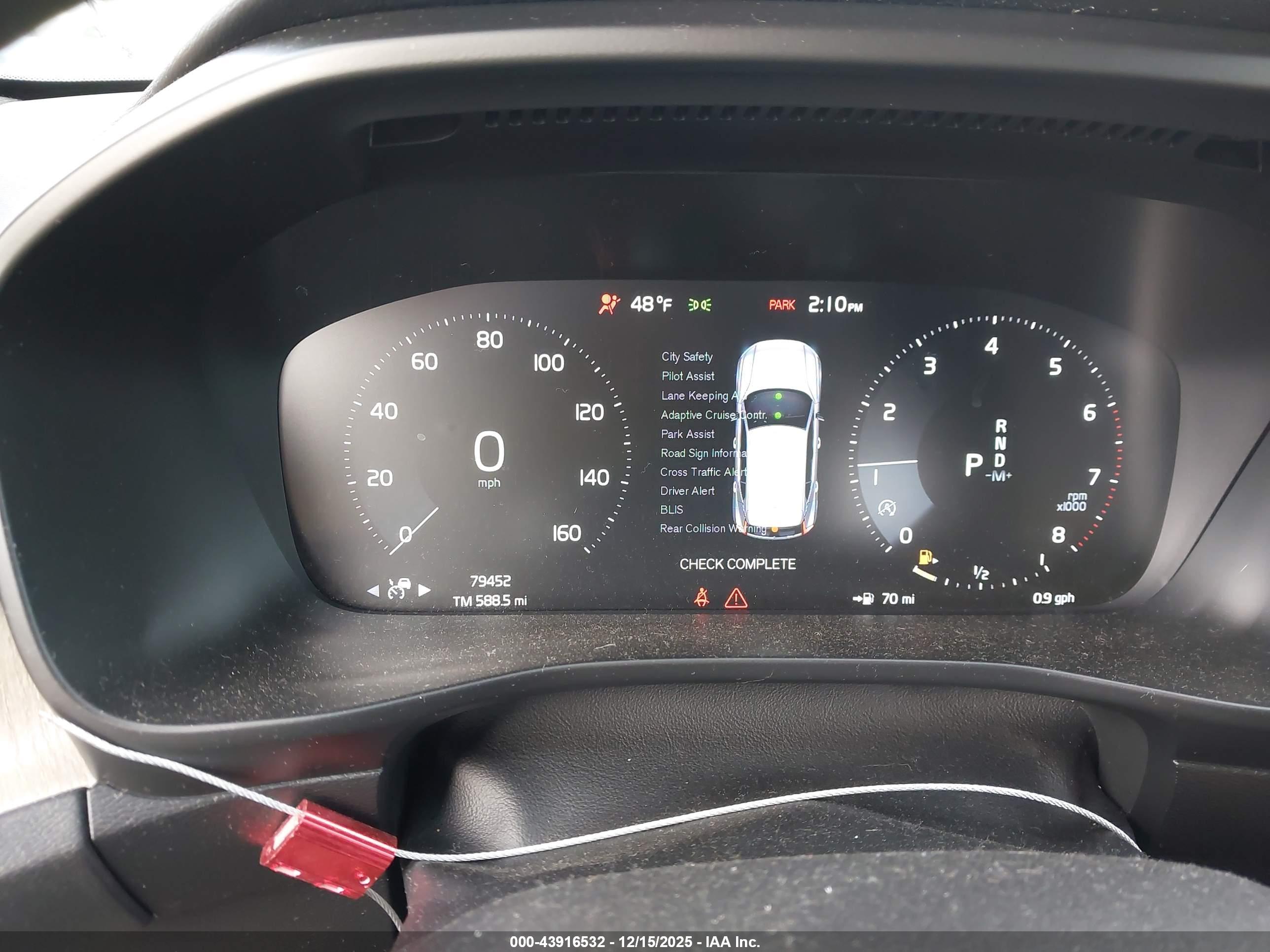 VOLVO XC40 image 7