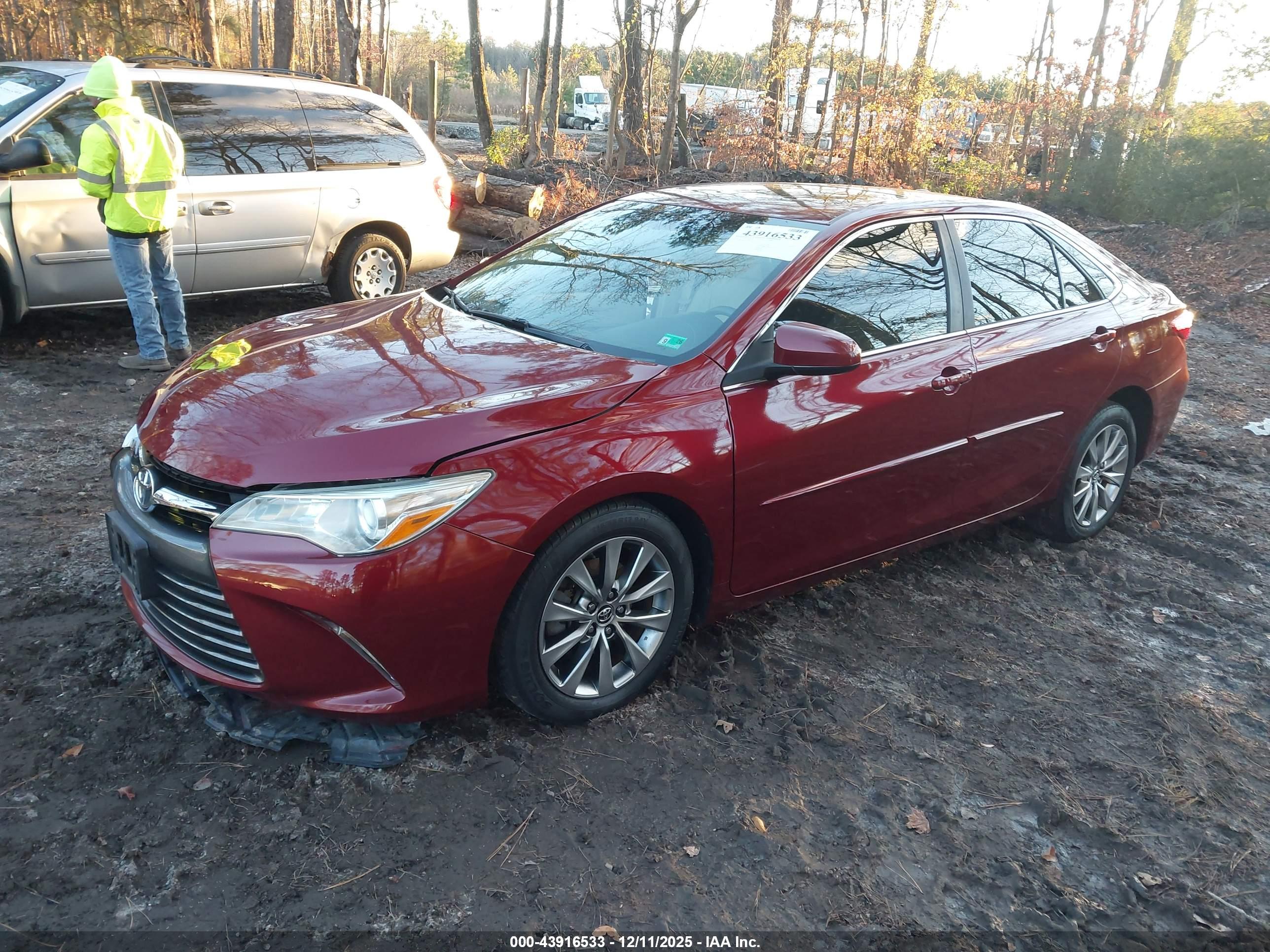 TOYOTA CAMRY image 2
