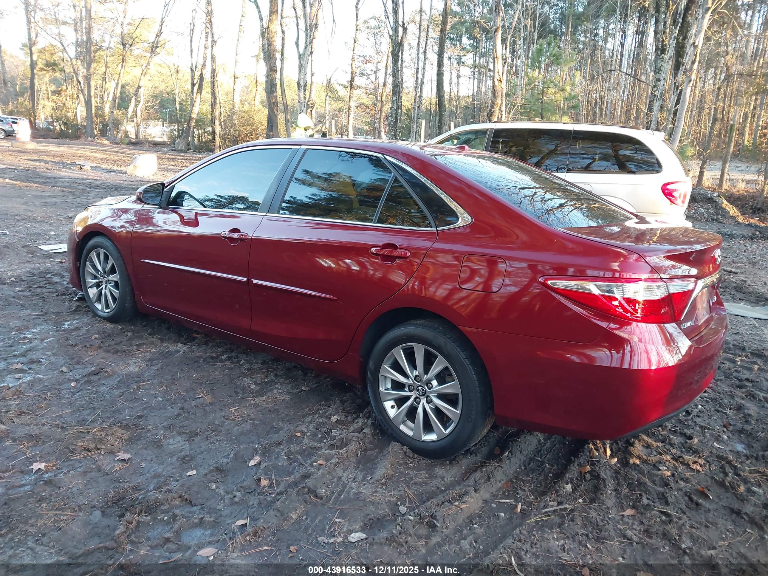 TOYOTA CAMRY image 3