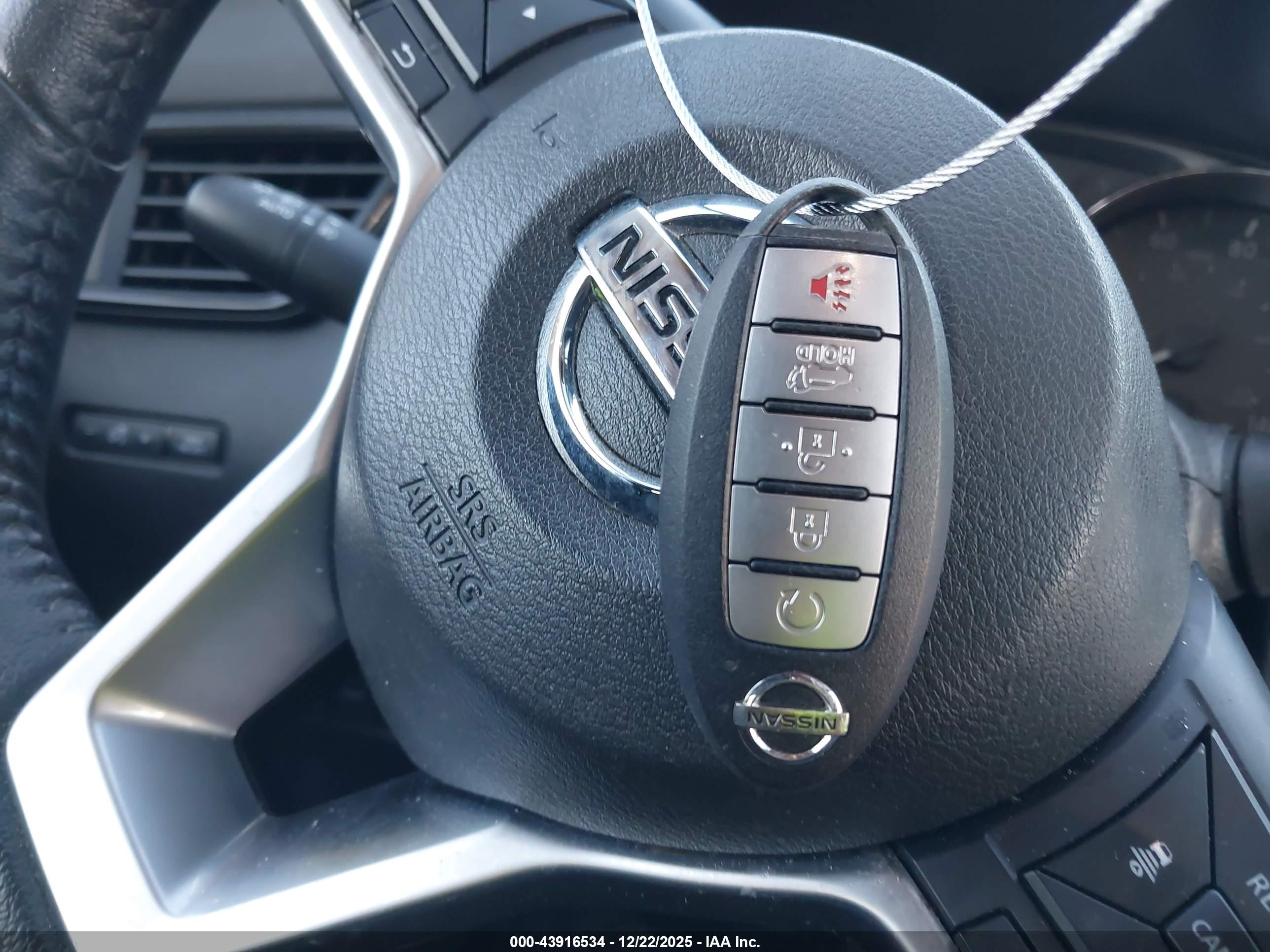 NISSAN ROGUE image 11