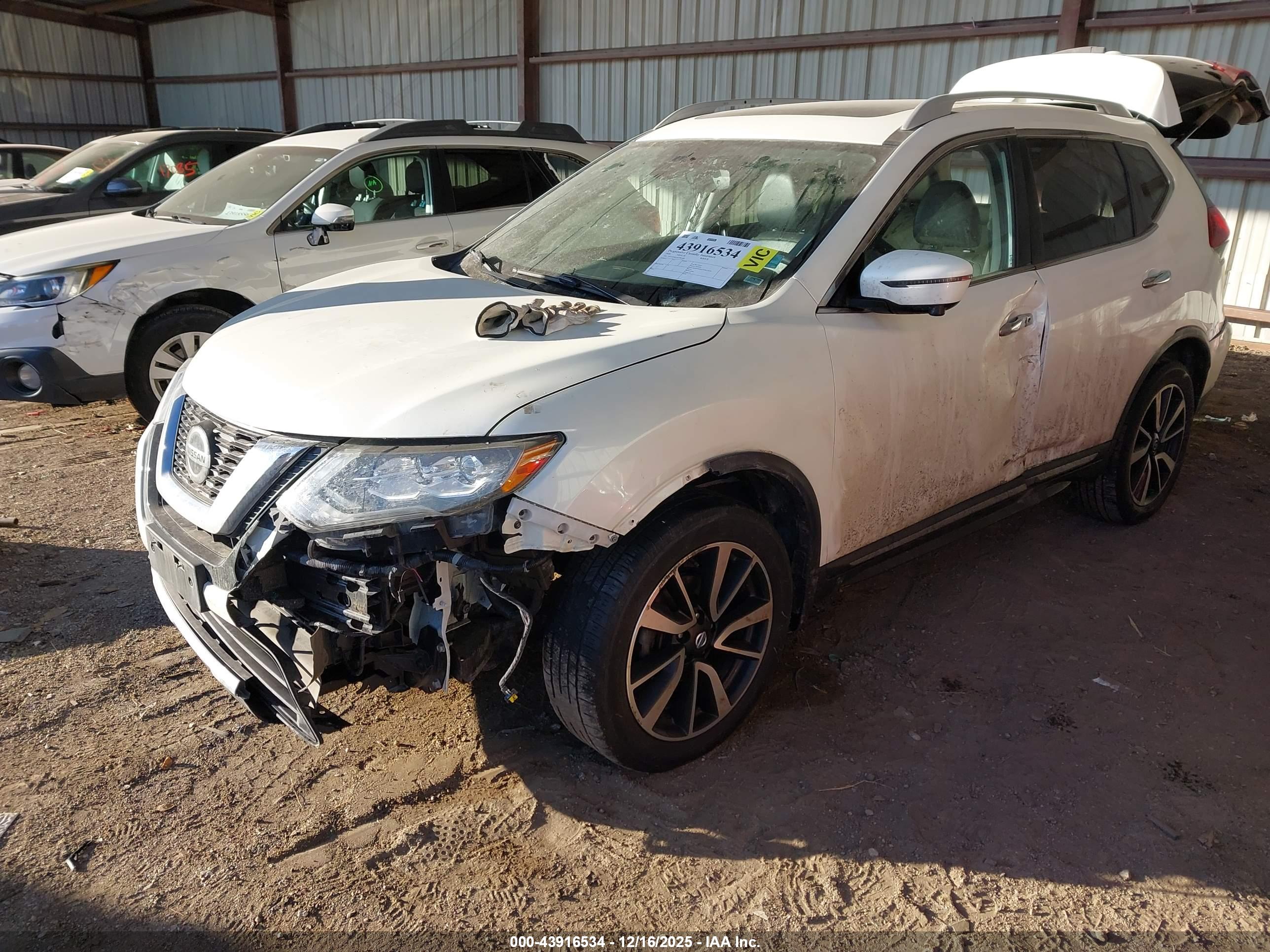 NISSAN ROGUE image 2
