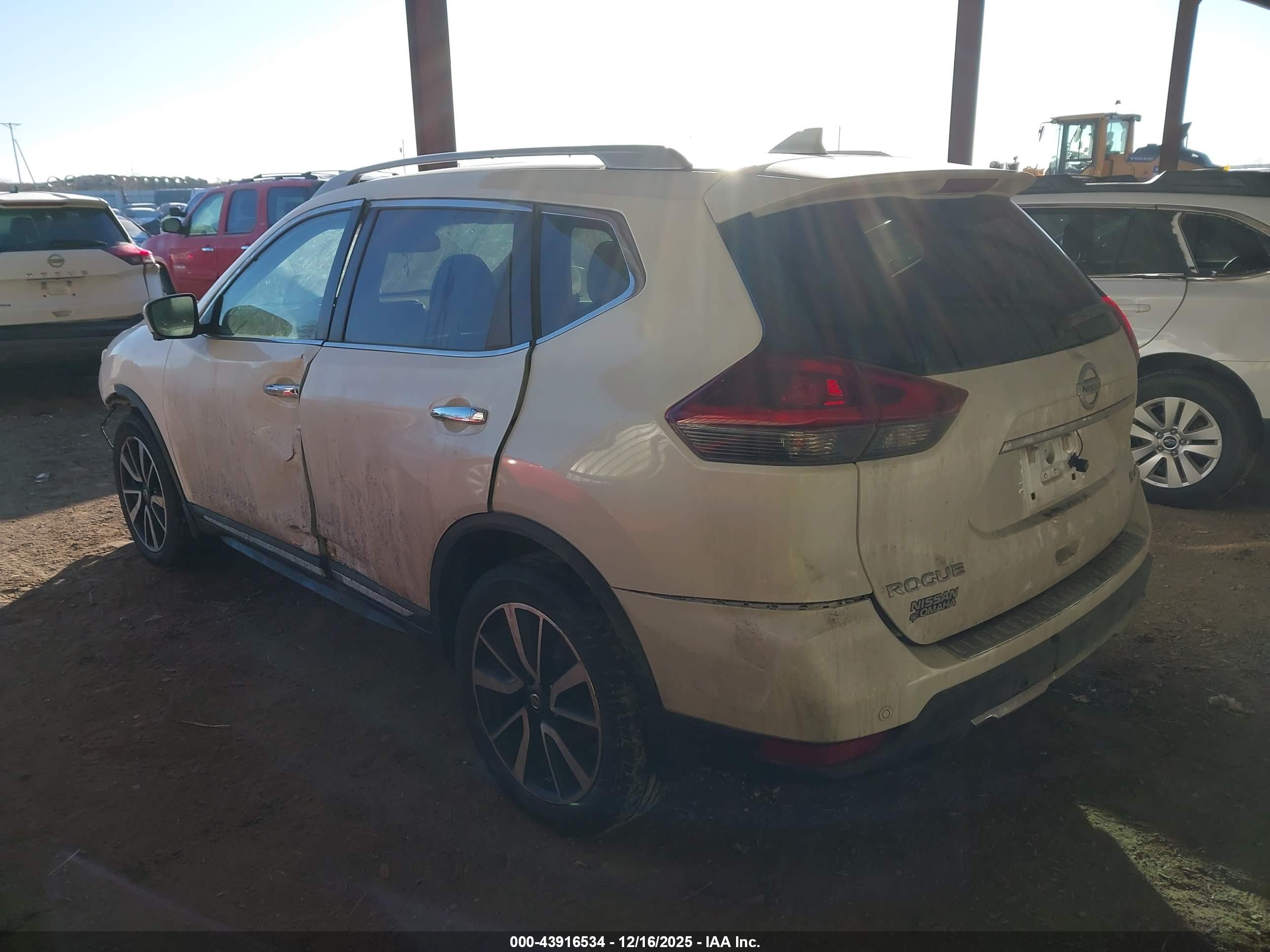 NISSAN ROGUE image 3