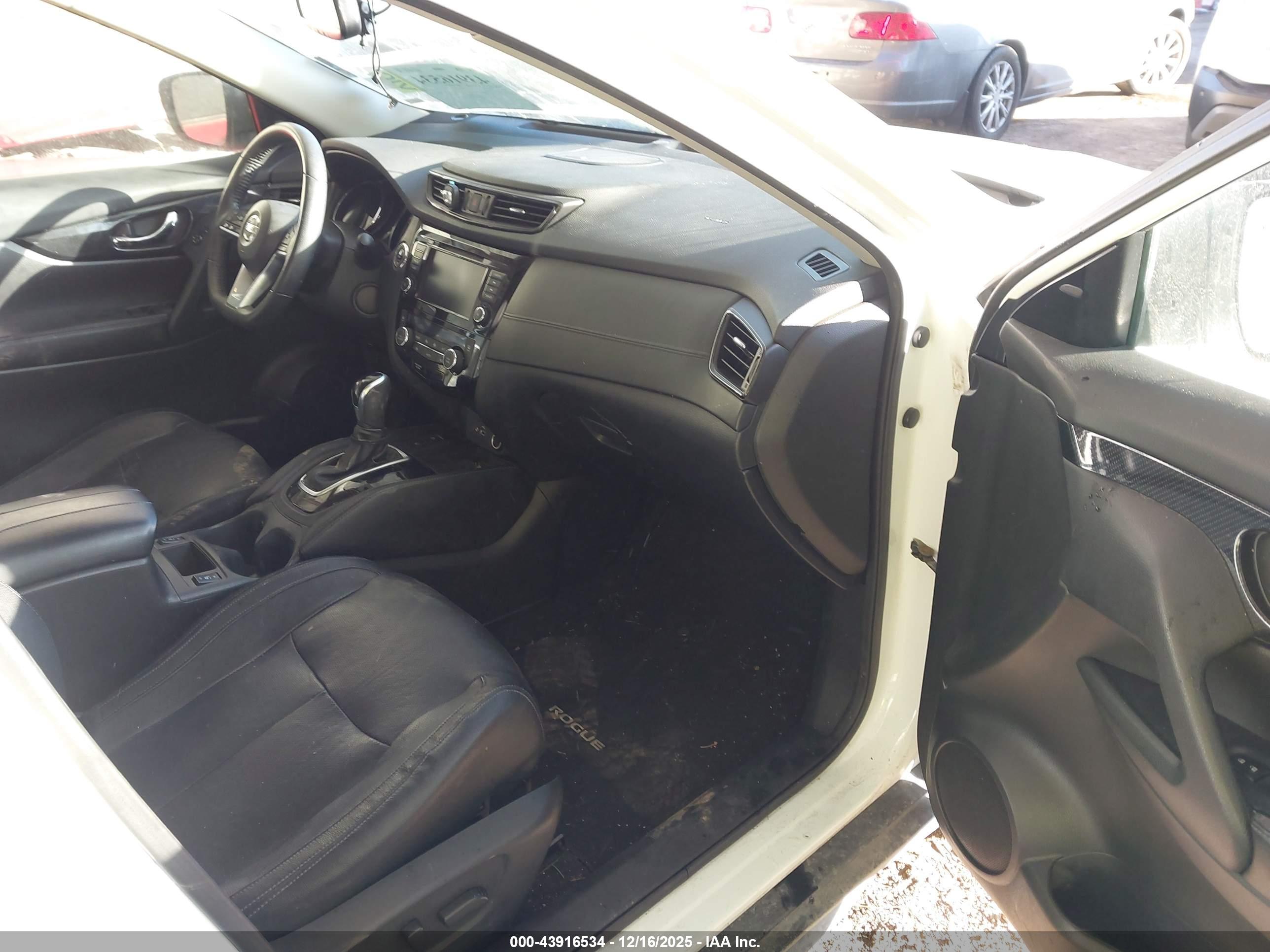 NISSAN ROGUE image 5