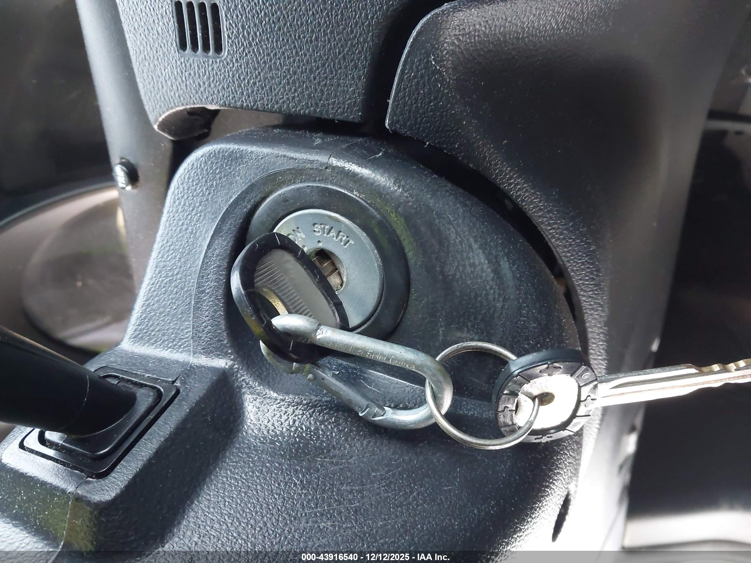 KIA SPORTAGE image 11