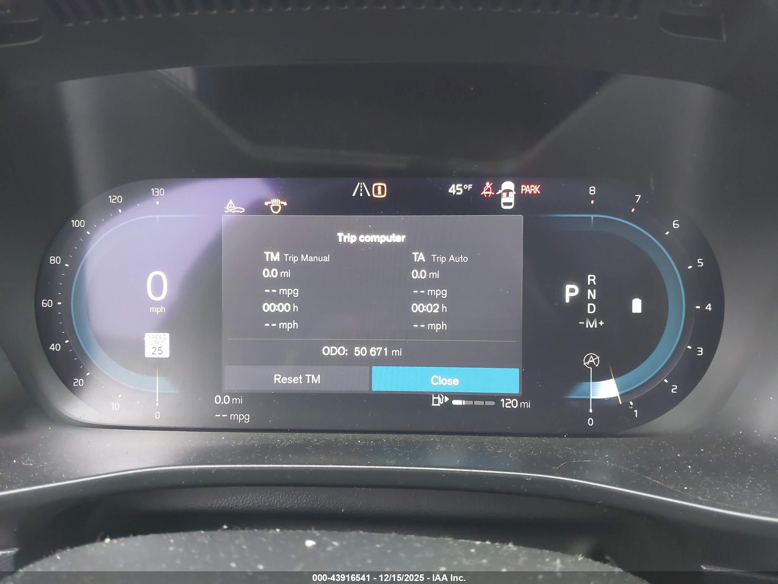 VOLVO XC40 image 7