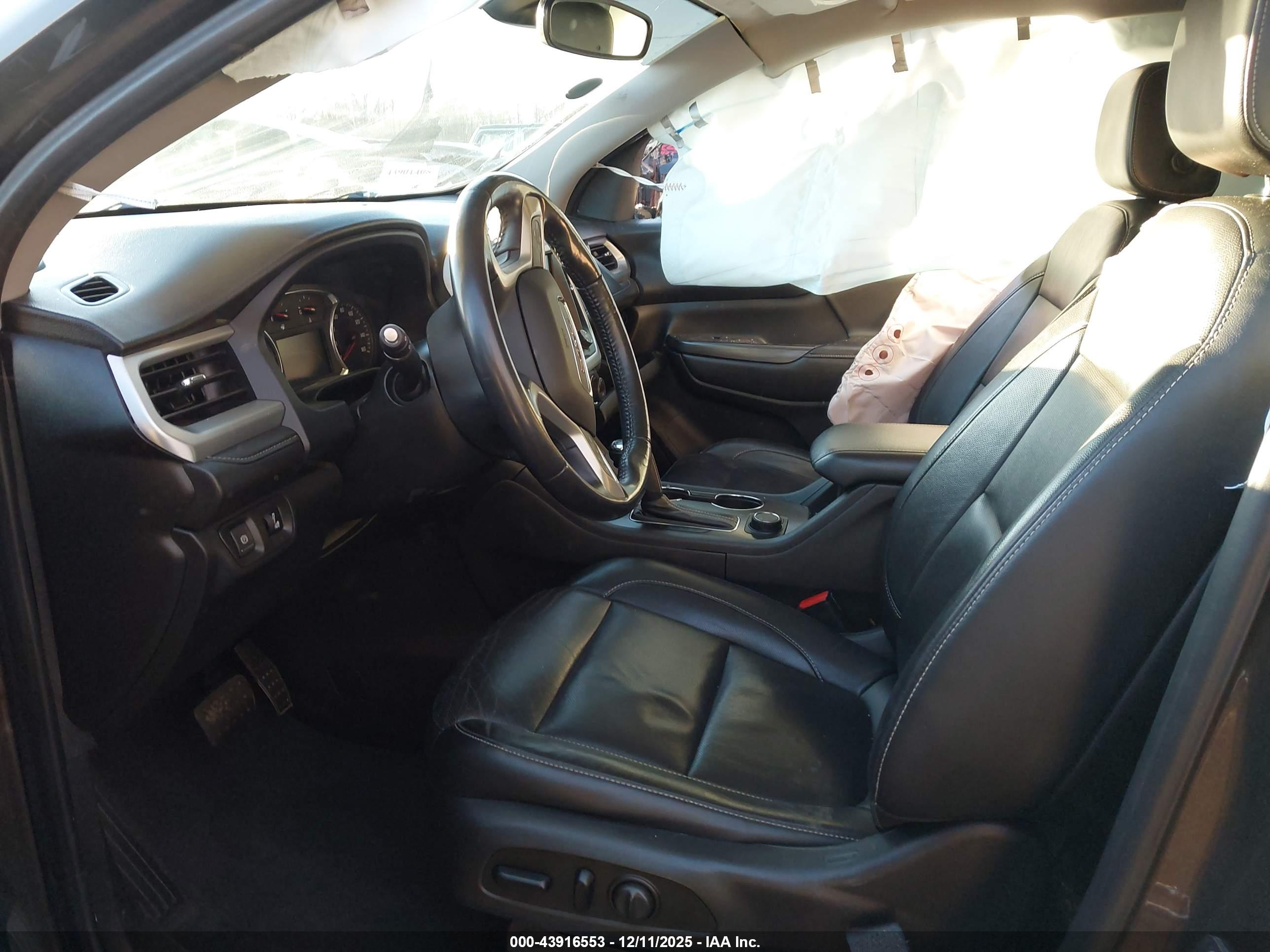 GMC ACADIA image 5
