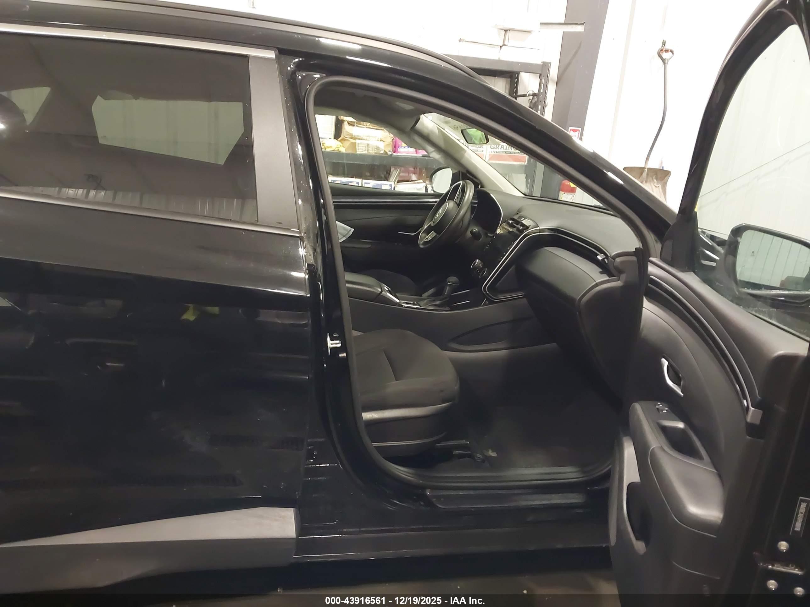 HYUNDAI TUCSON image 5