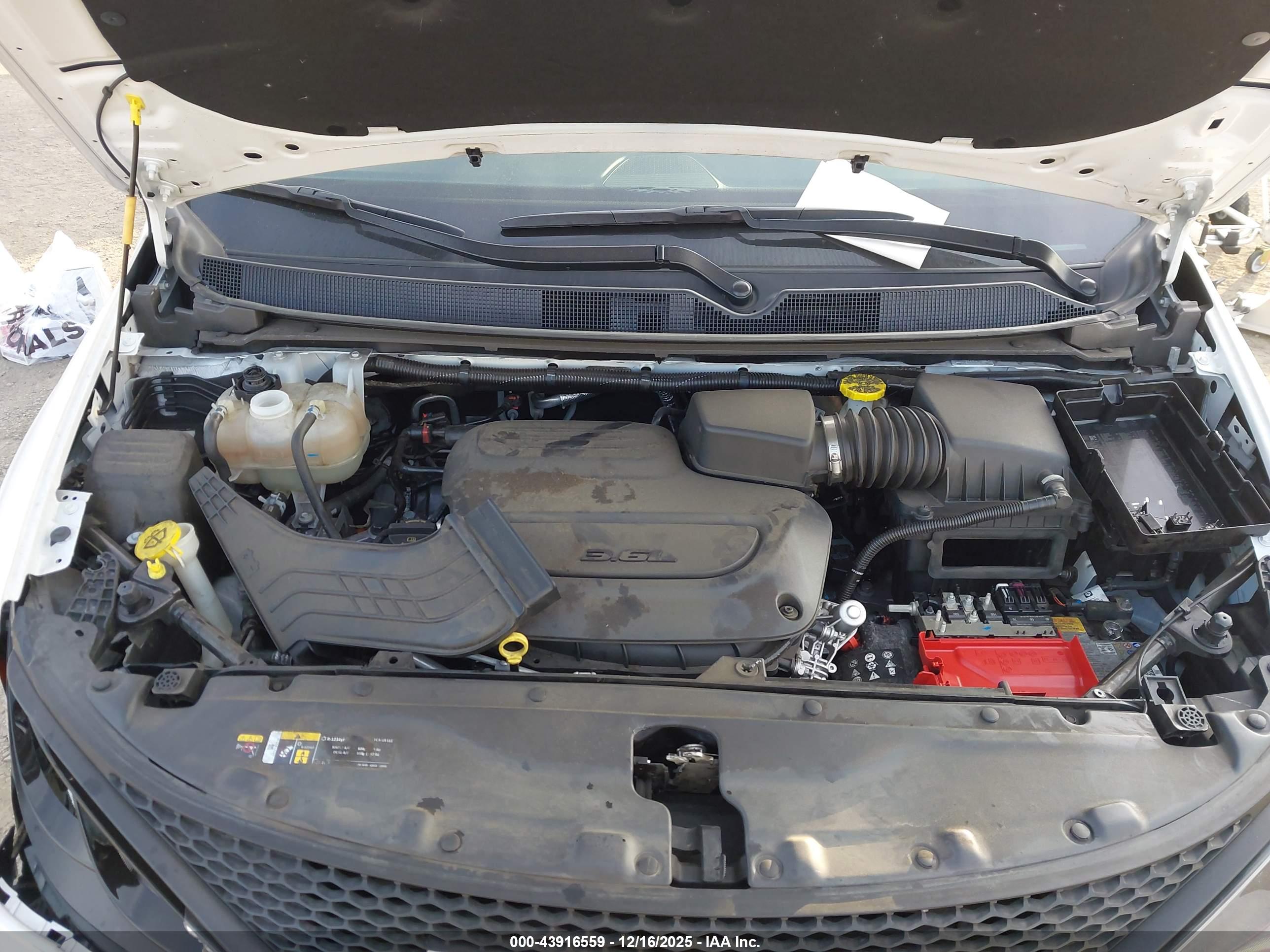CHRYSLER VOYAGER image 10