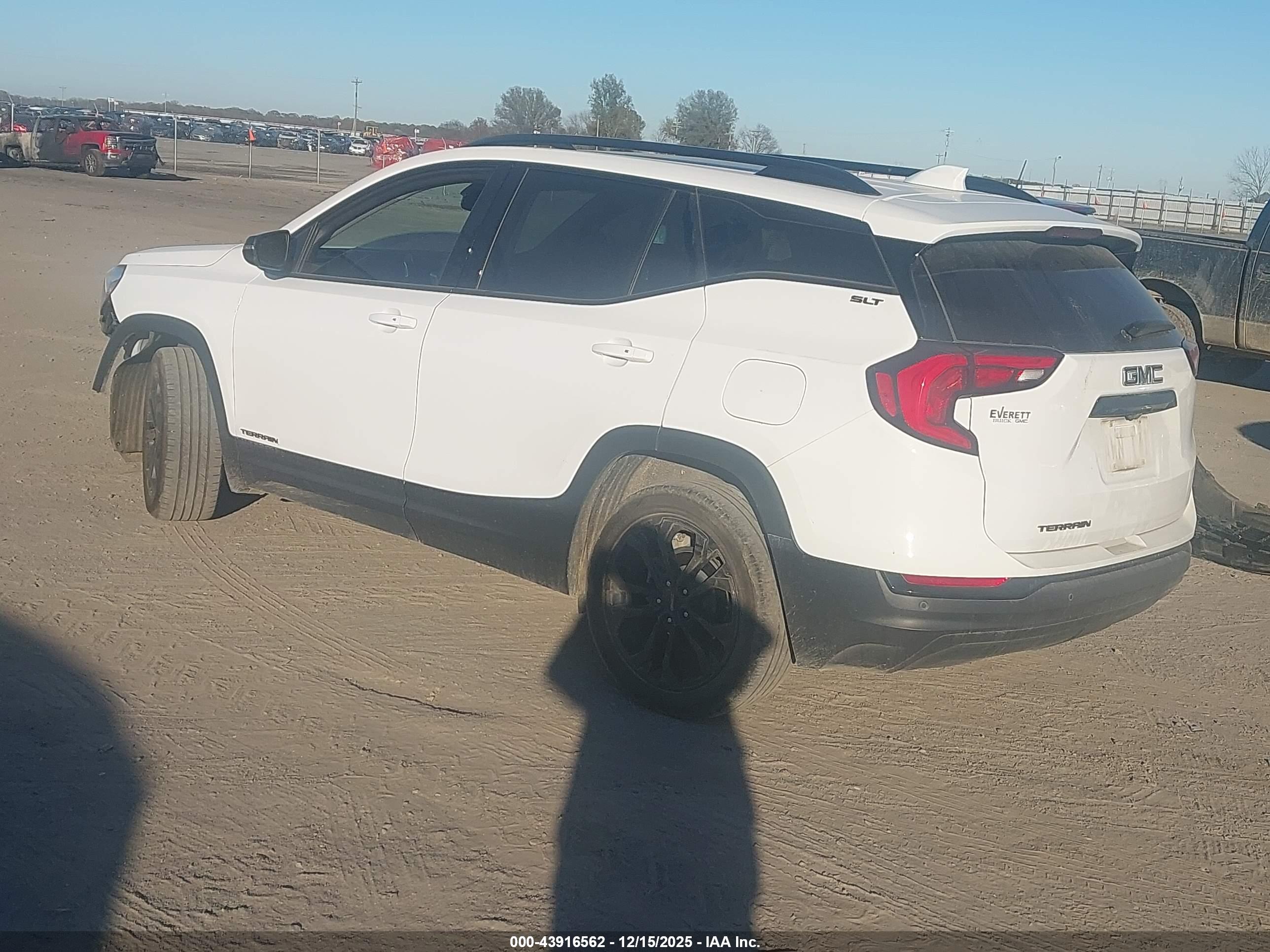 GMC TERRAIN image 3