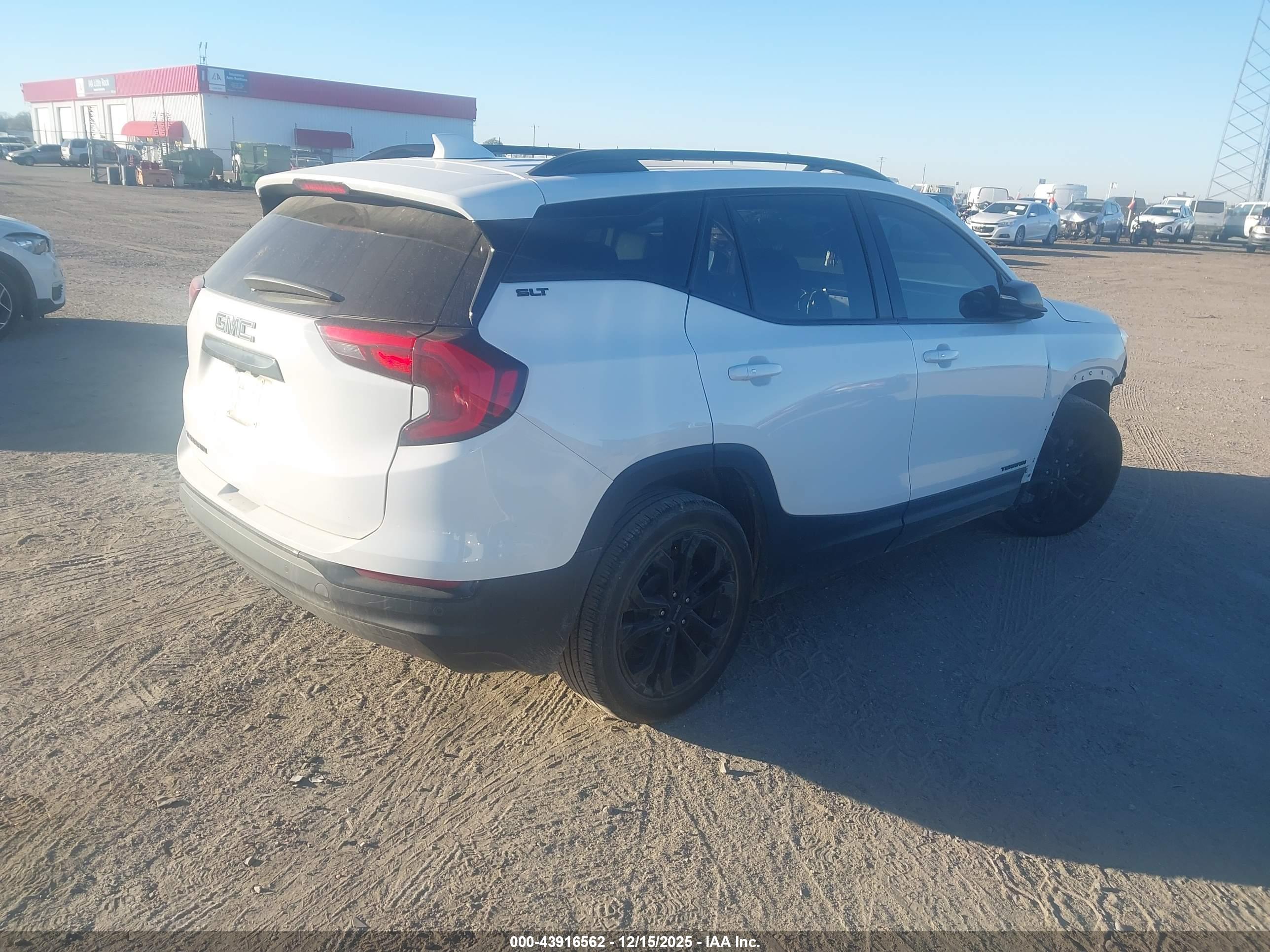 GMC TERRAIN image 4