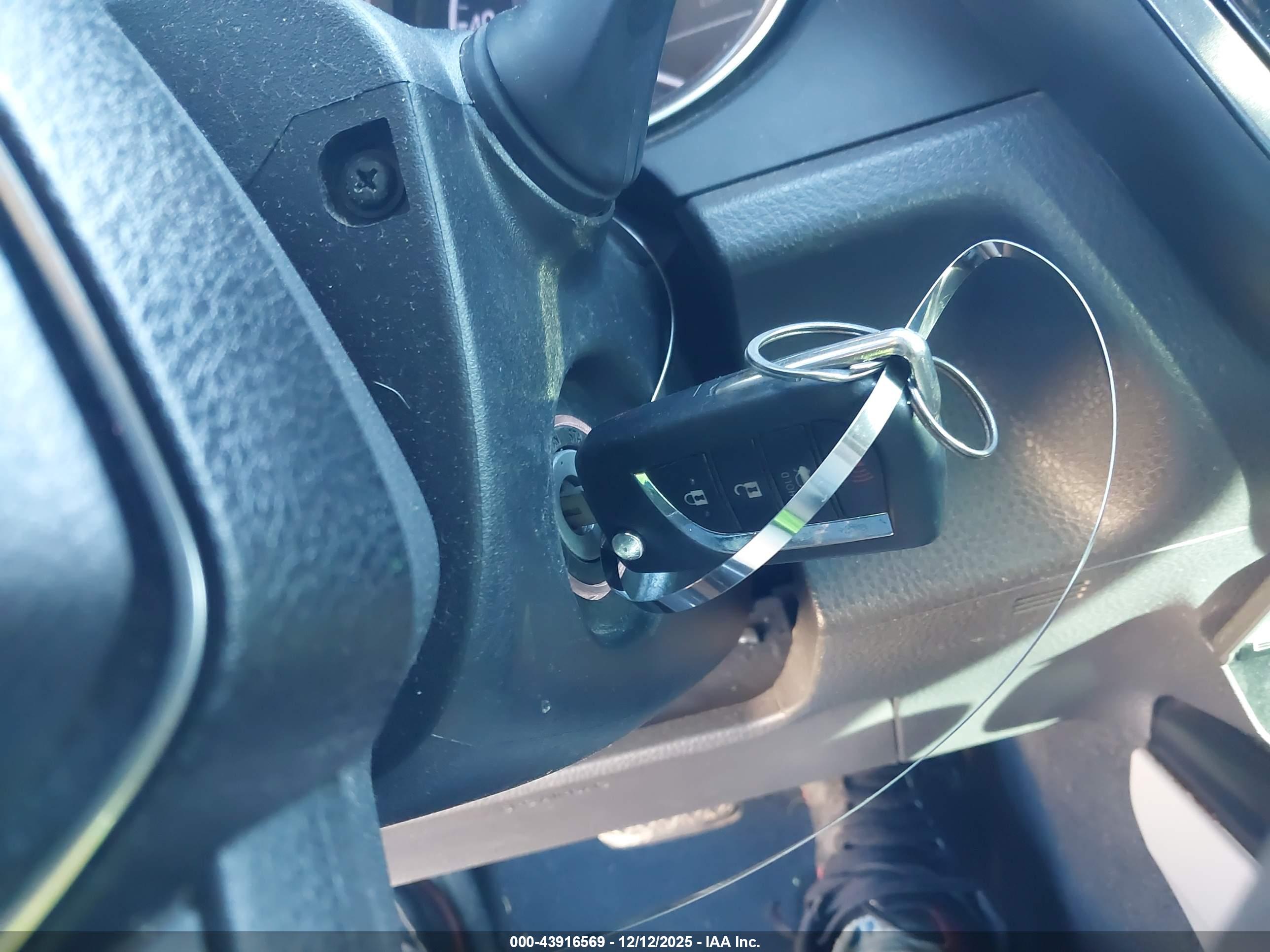 TOYOTA CAMRY image 11