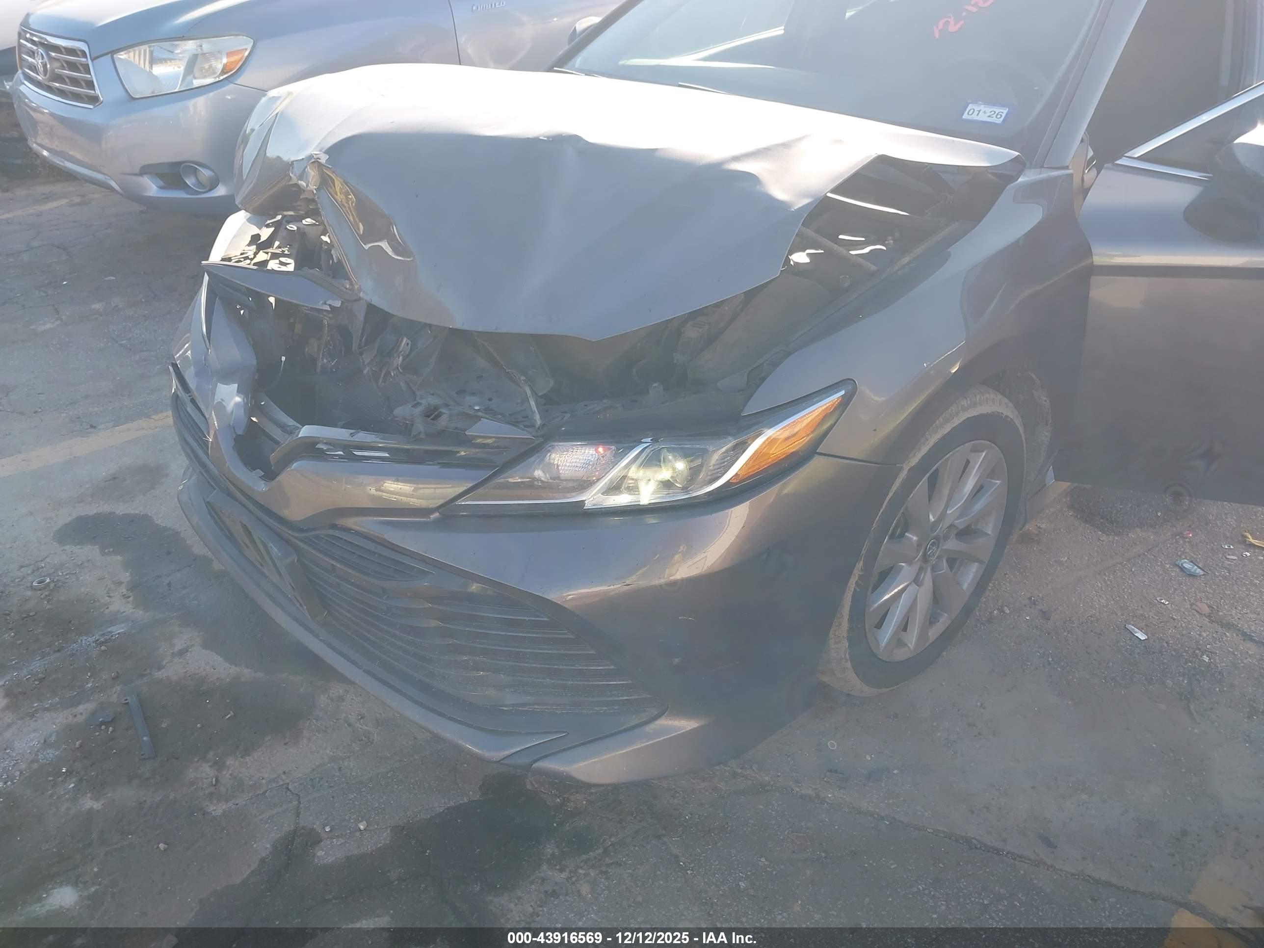 TOYOTA CAMRY image 6
