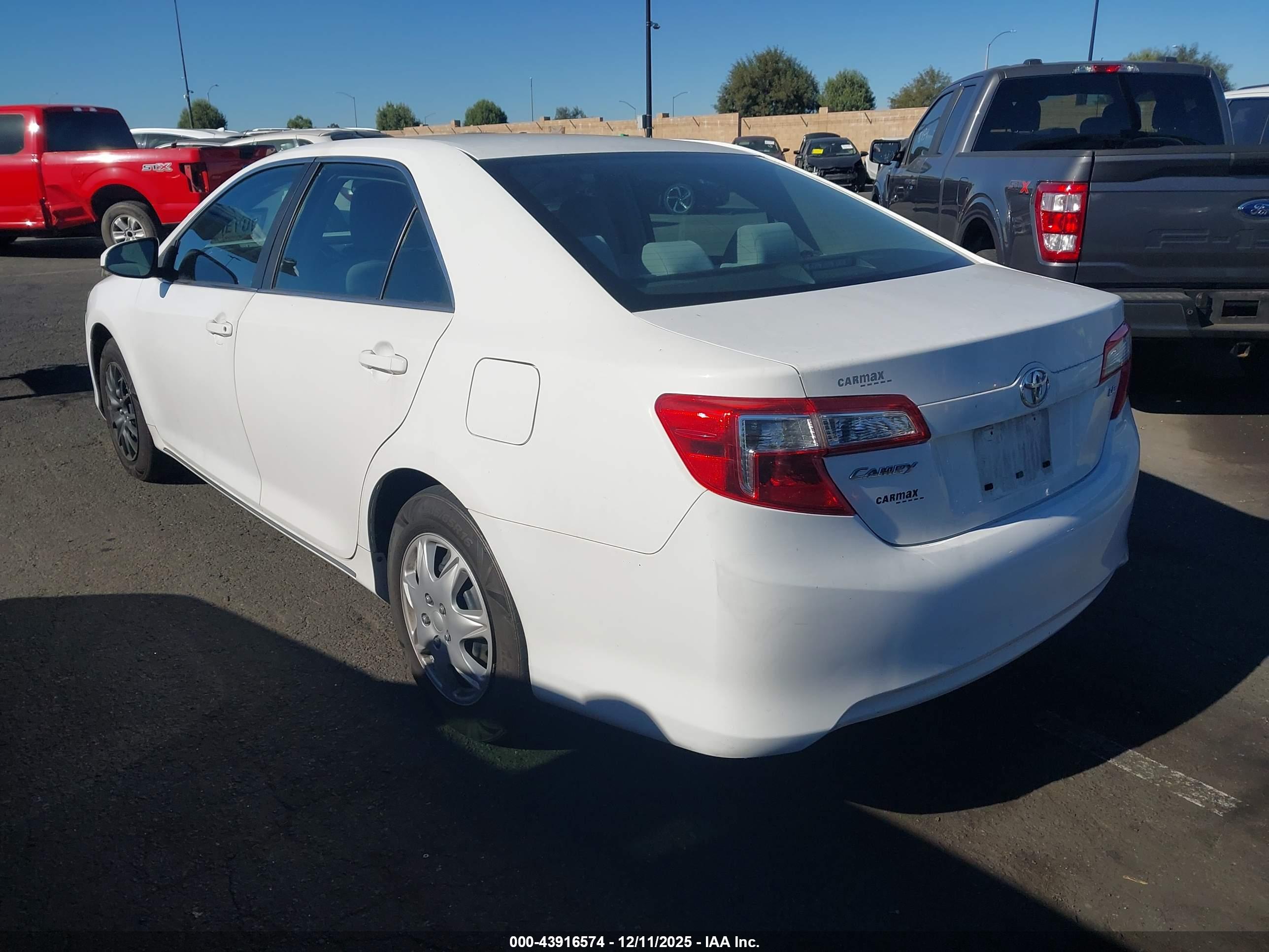 TOYOTA CAMRY image 3