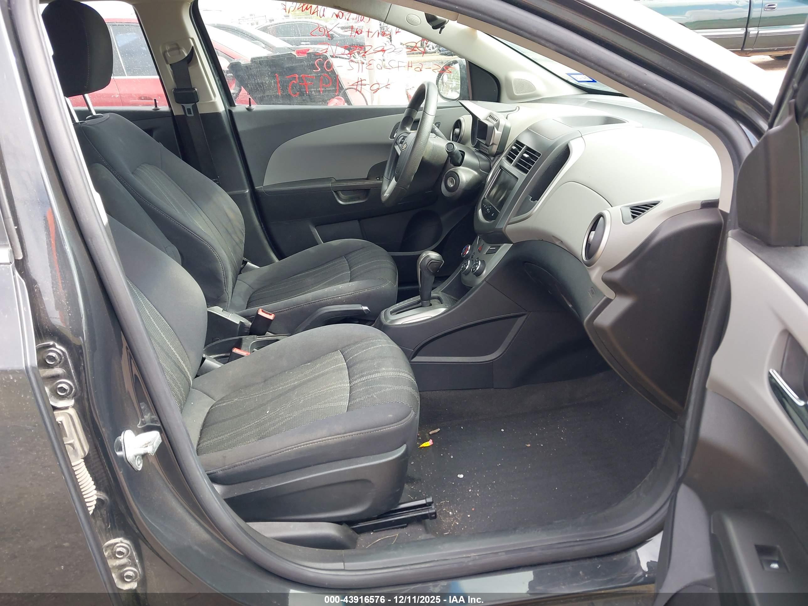 CHEVROLET SONIC image 5