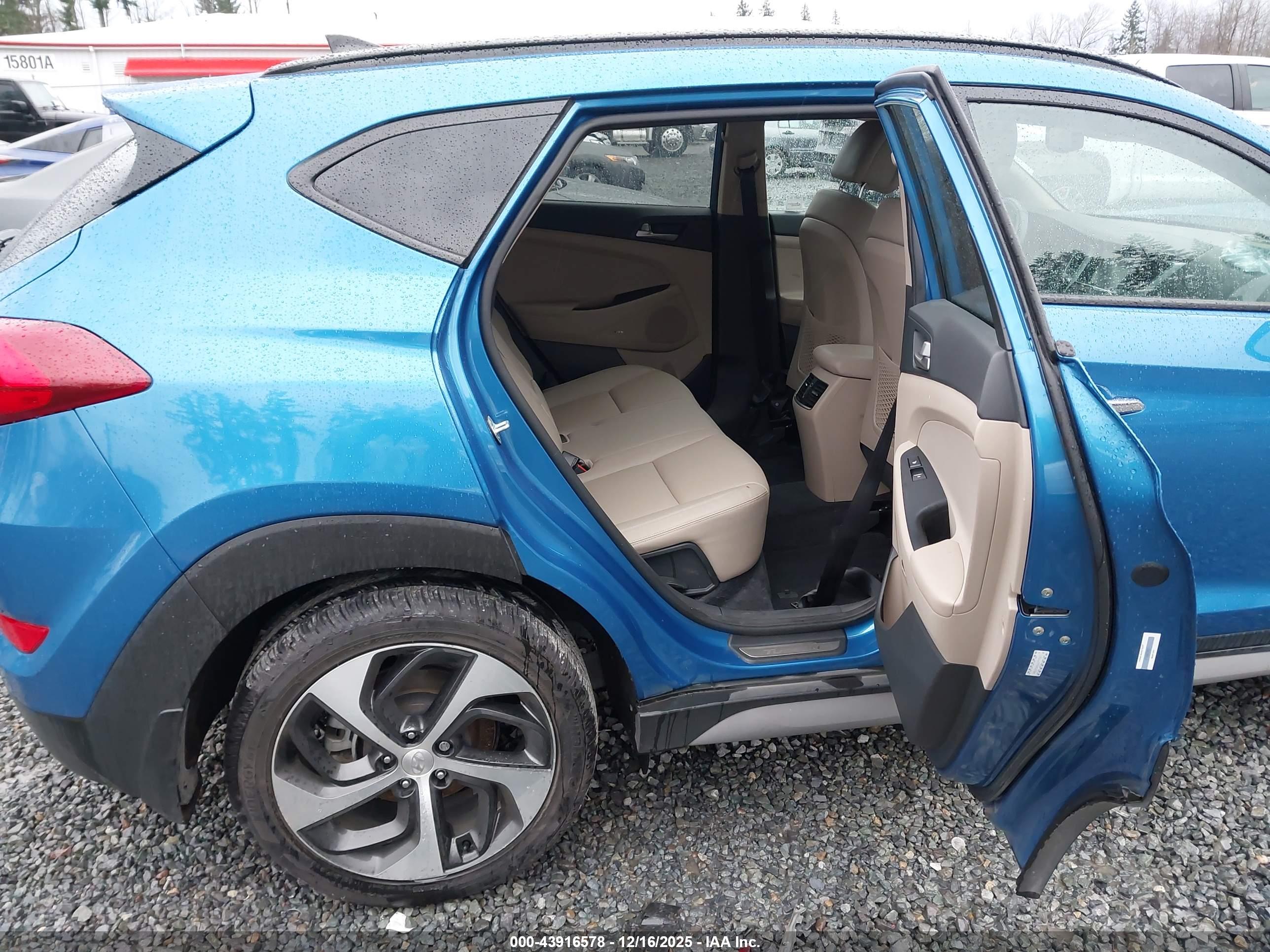 HYUNDAI TUCSON image 8