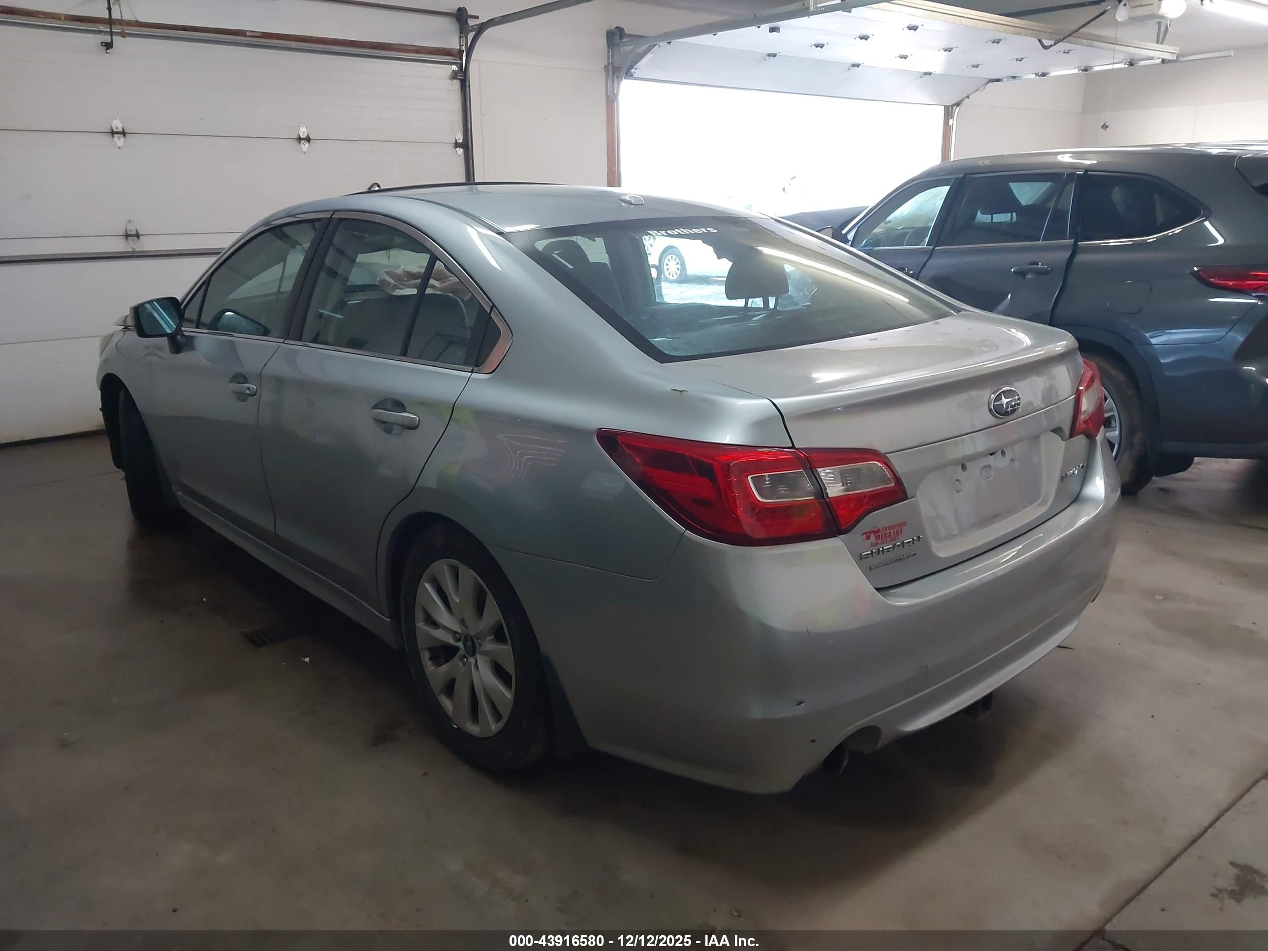 SUBARU LEGACY image 3