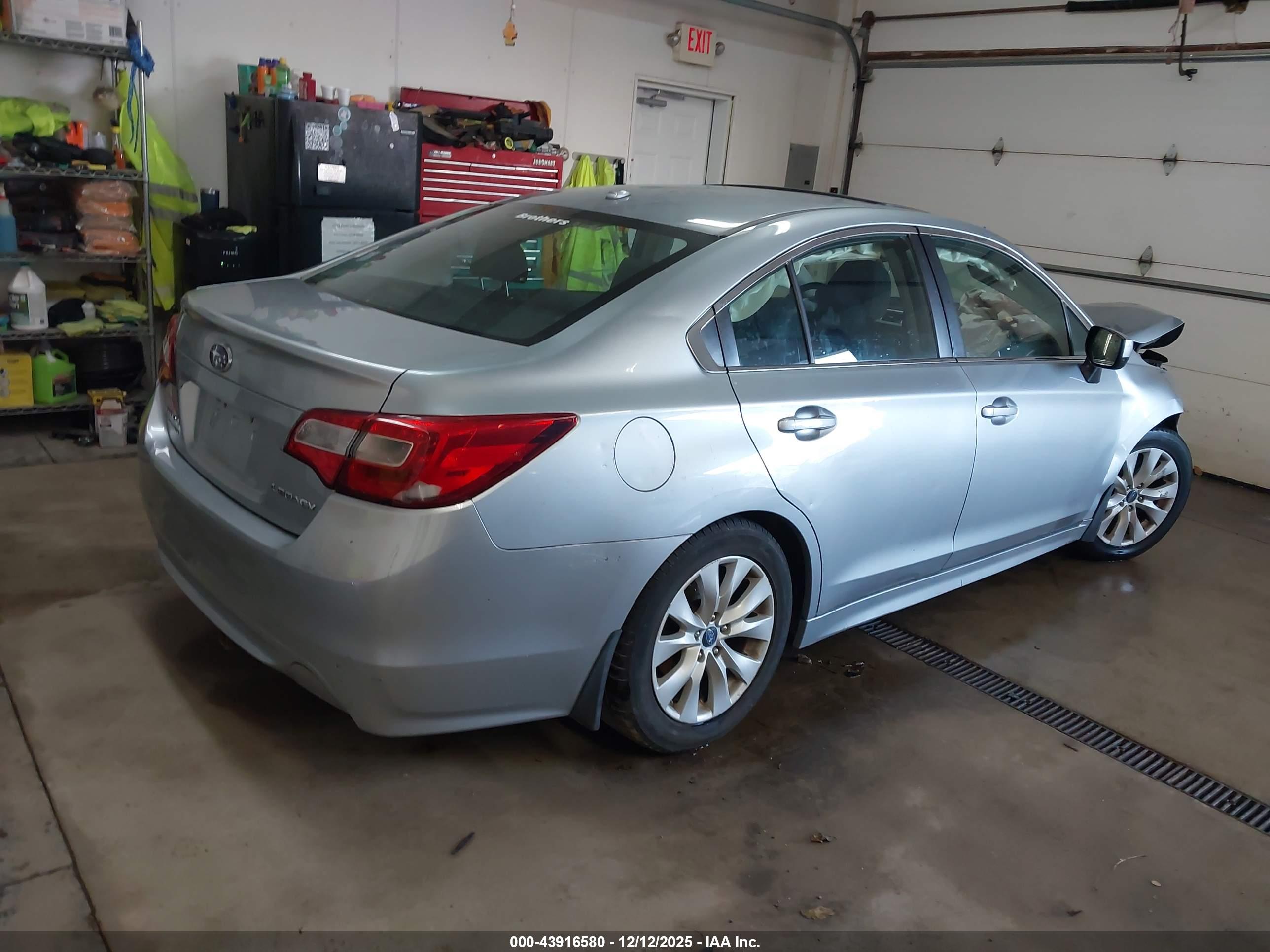 SUBARU LEGACY image 4