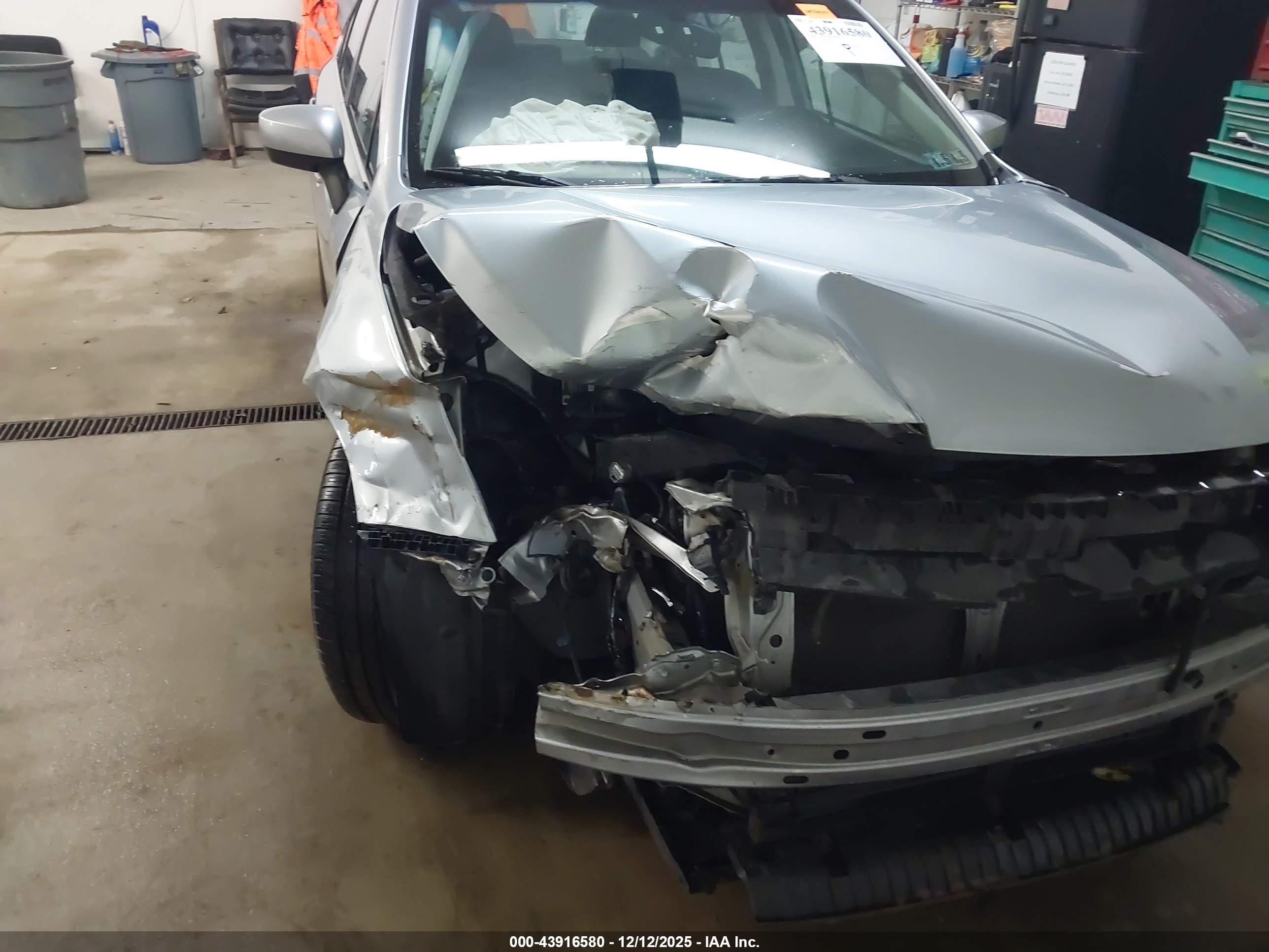 SUBARU LEGACY image 6
