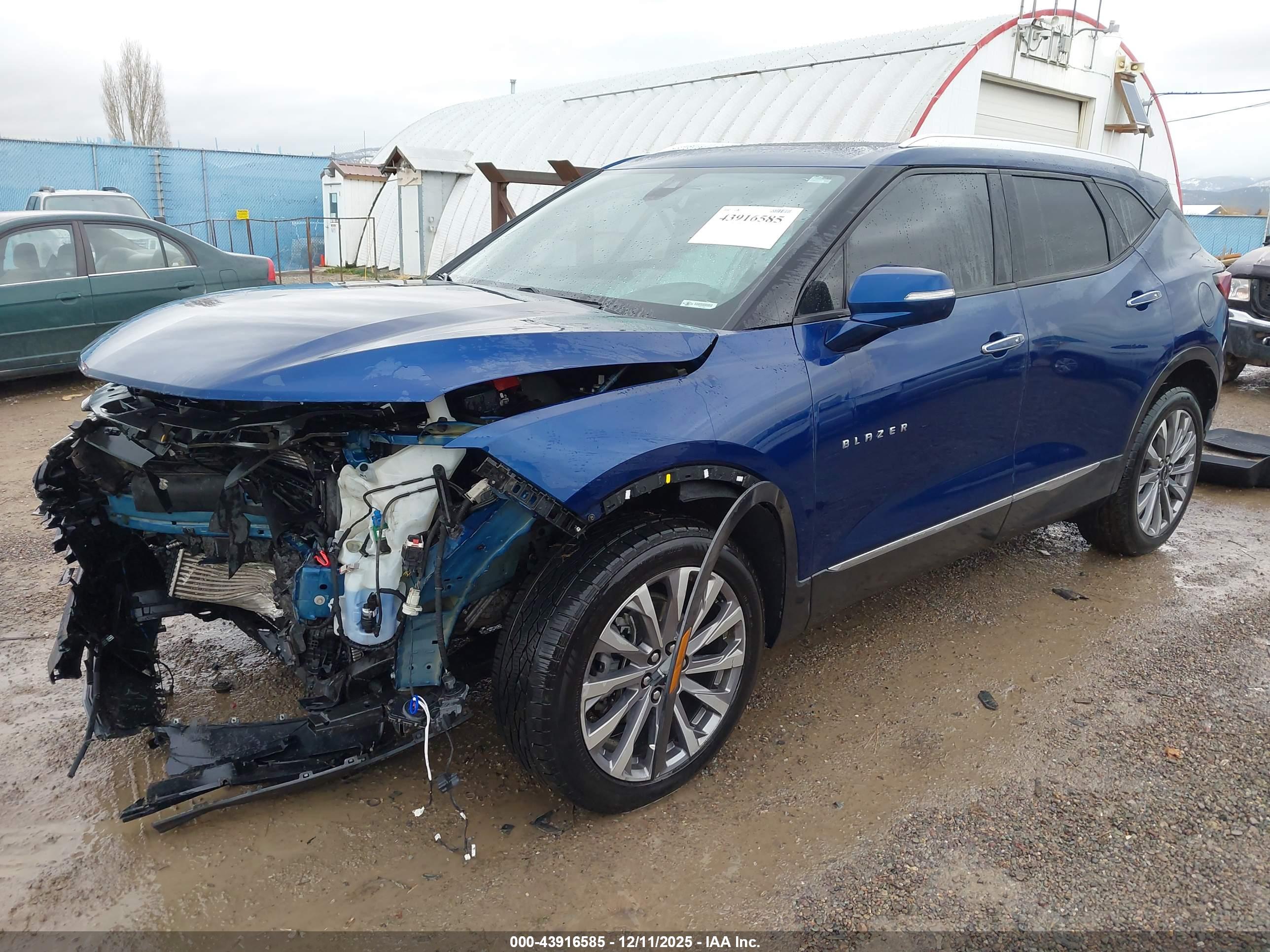 CHEVROLET BLAZER image 2