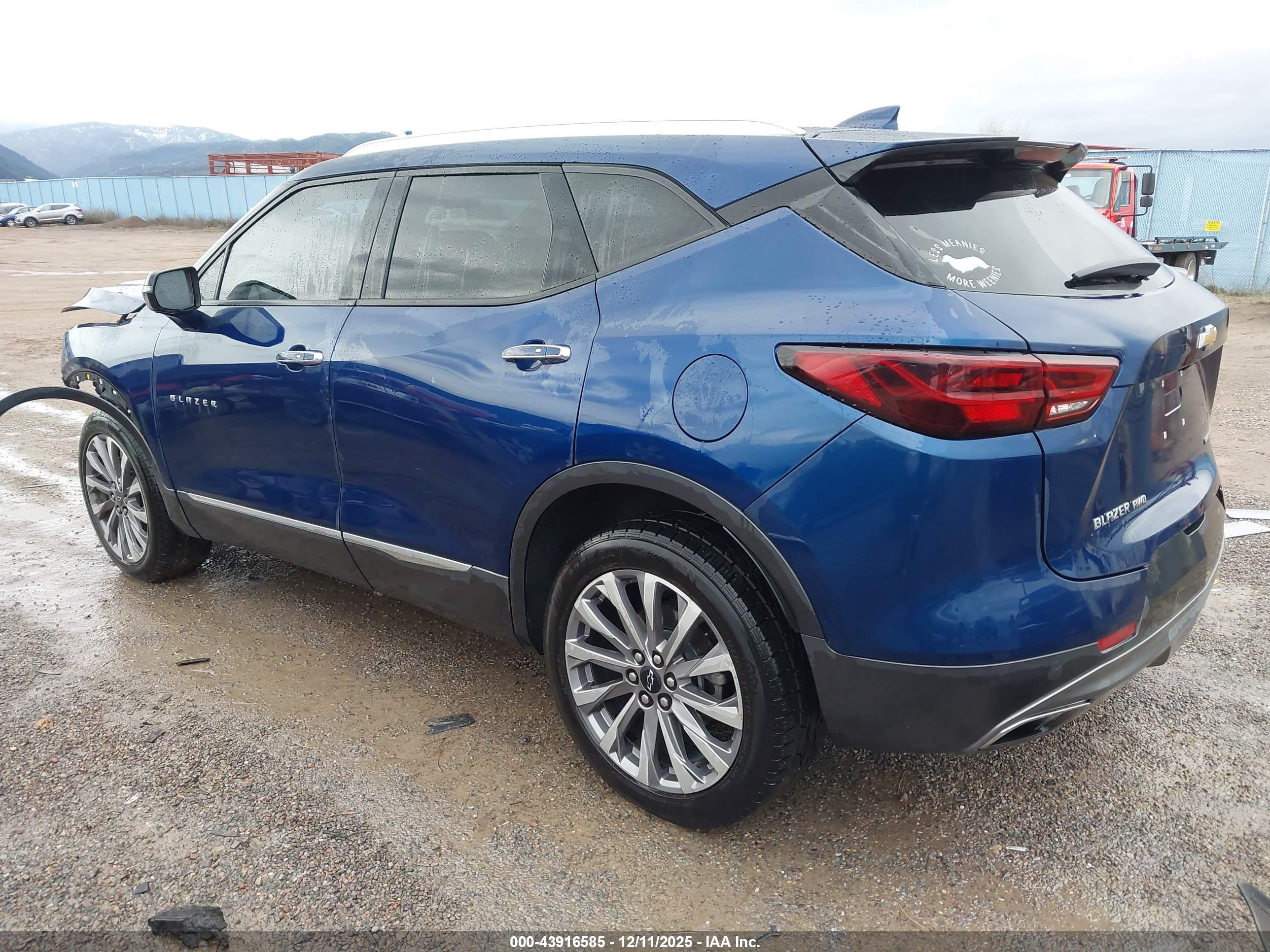 CHEVROLET BLAZER image 3