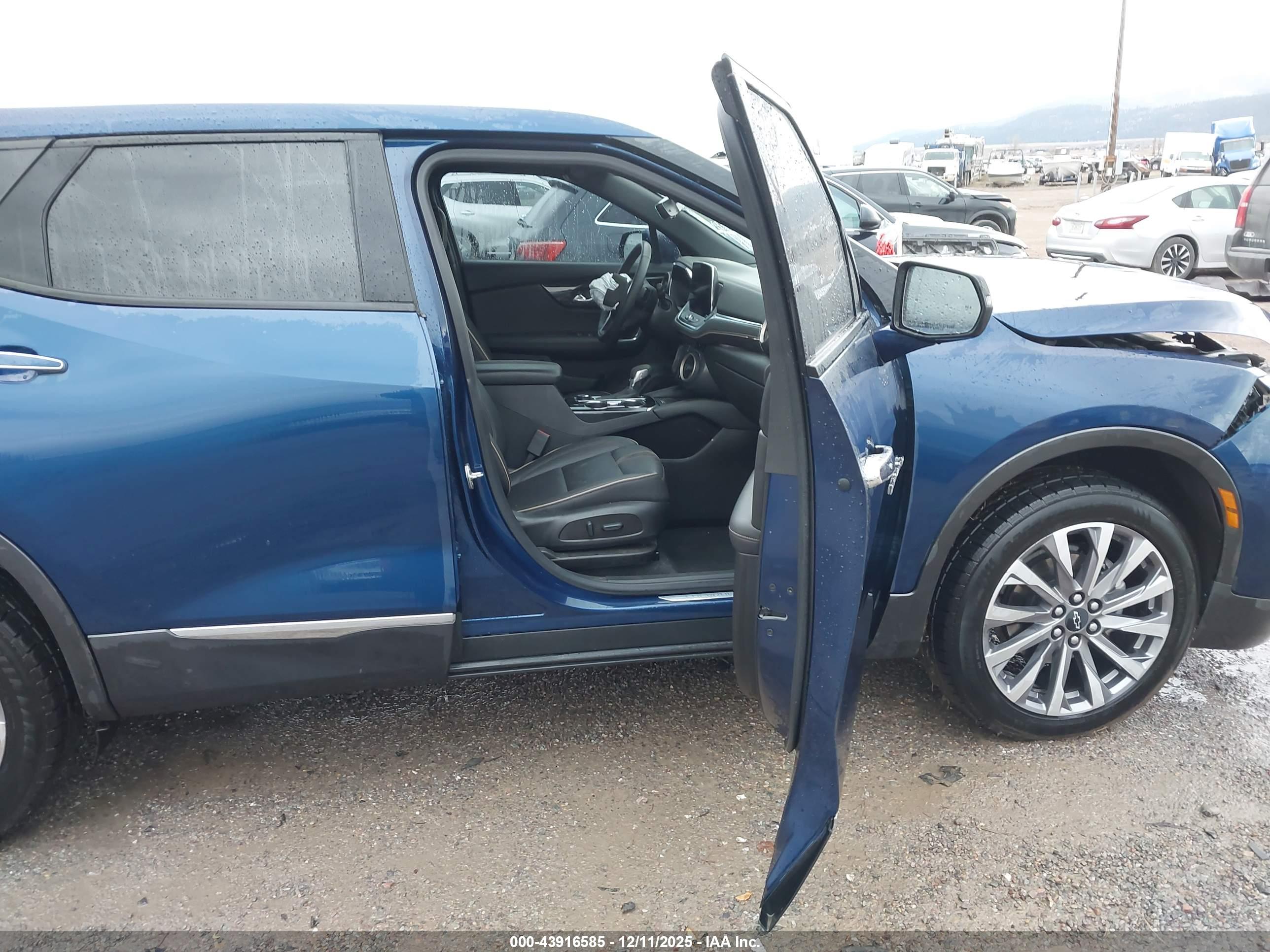 CHEVROLET BLAZER image 5
